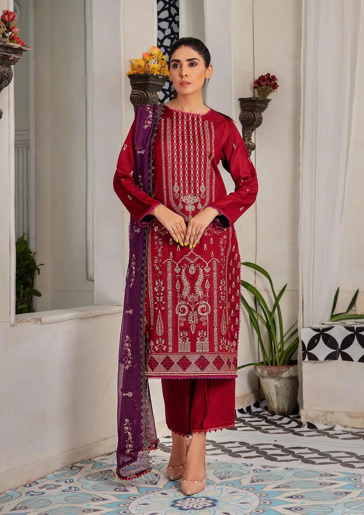 Humdum Noir Emb Slub Linen'23 D-09 - Mohsin Saeed Fabrics