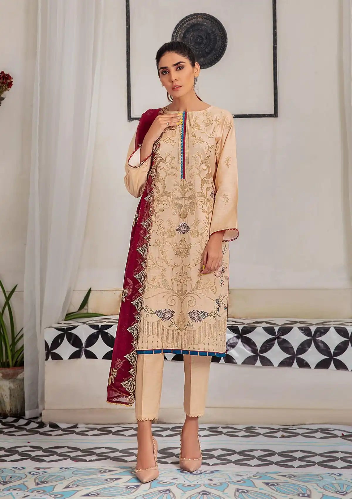 Humdum Noir Emb Slub Linen'23 D-10 - Mohsin Saeed Fabrics