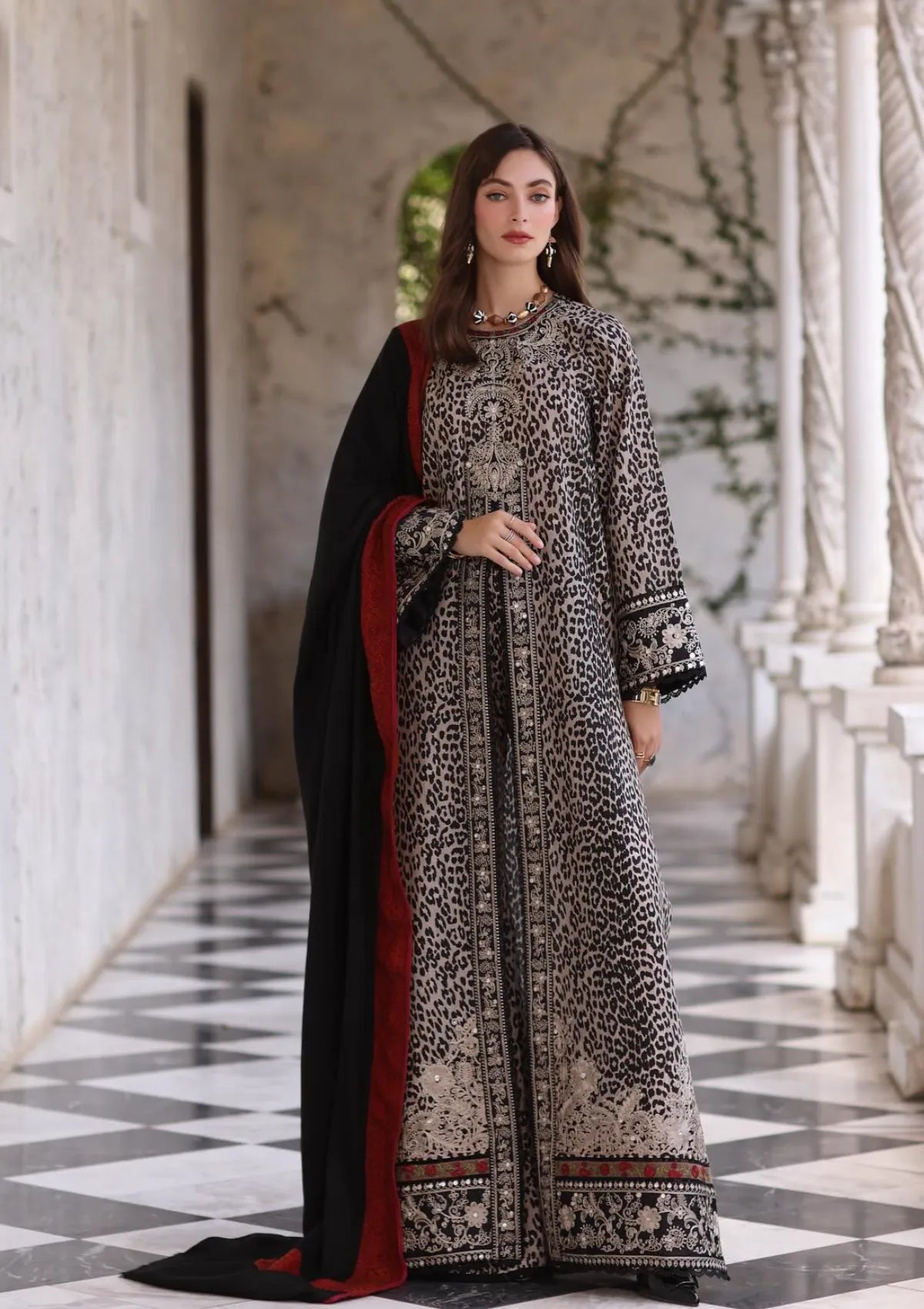 Noor By Saadia Asad Pashmina Shawl'25 D-01 Noir Safari