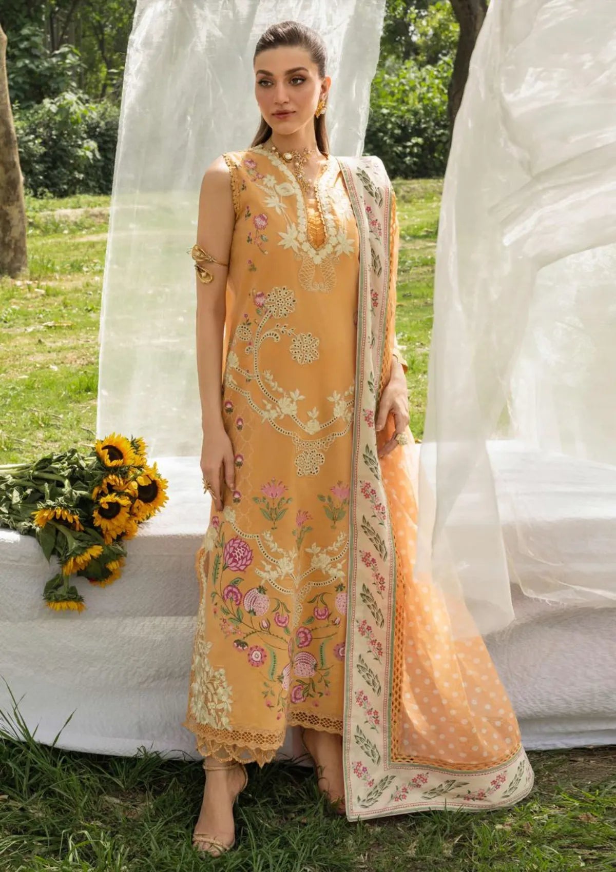Saira Shakira Bloom Lawn'26 D-2A  LILY