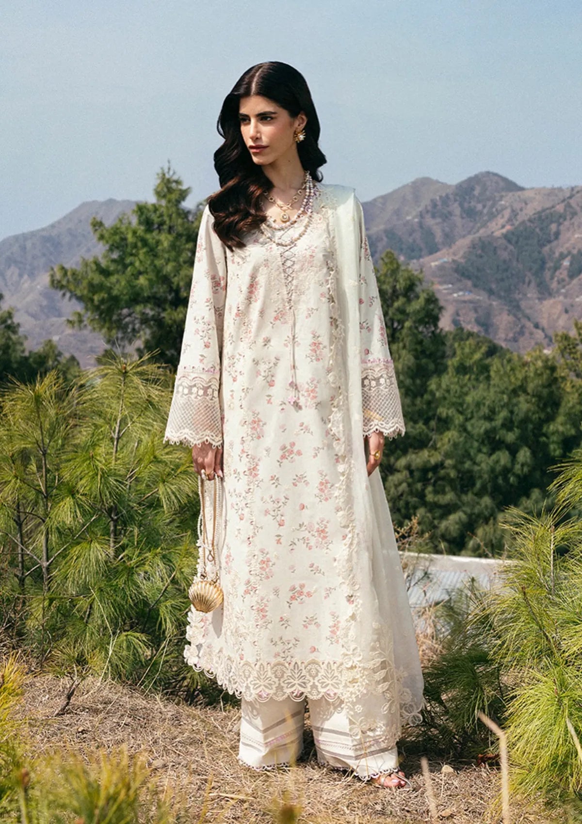 mohsin-saeed-fabrics-luxury-fashion-collection-daily-wear-wedding-and-formal-in-budget-This-product-is-from-qalamkar-qlinekari-lawn25-dc-13-miri-is-available-on-Mohsin-saeed-fabrics-website.