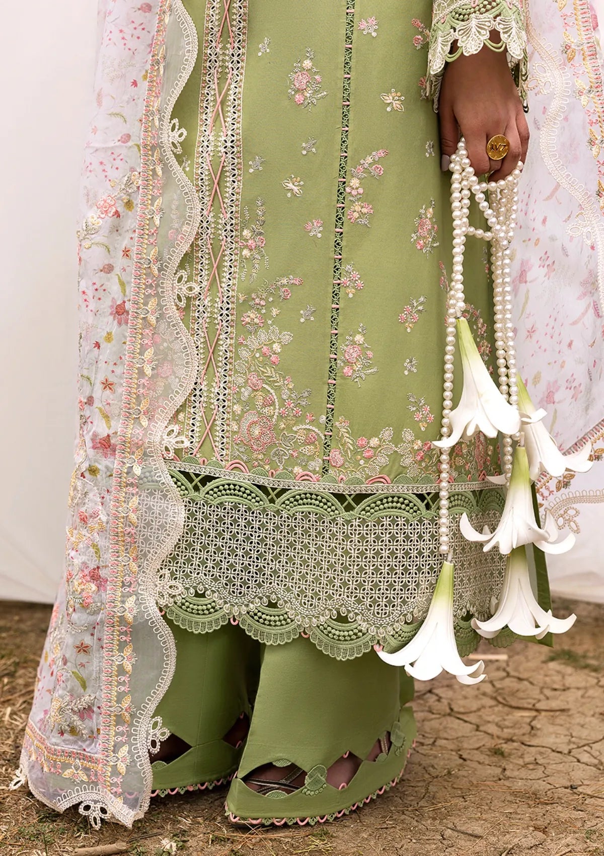 mohsin-saeed-fabrics-luxury-fashion-collection-daily-wear-wedding-and-formal-in-budget-This-product-is-from-qalamkar-qlinekari-lawn25-dc-01-lovisa-is-available-on-Mohsin-saeed-fabrics-website.