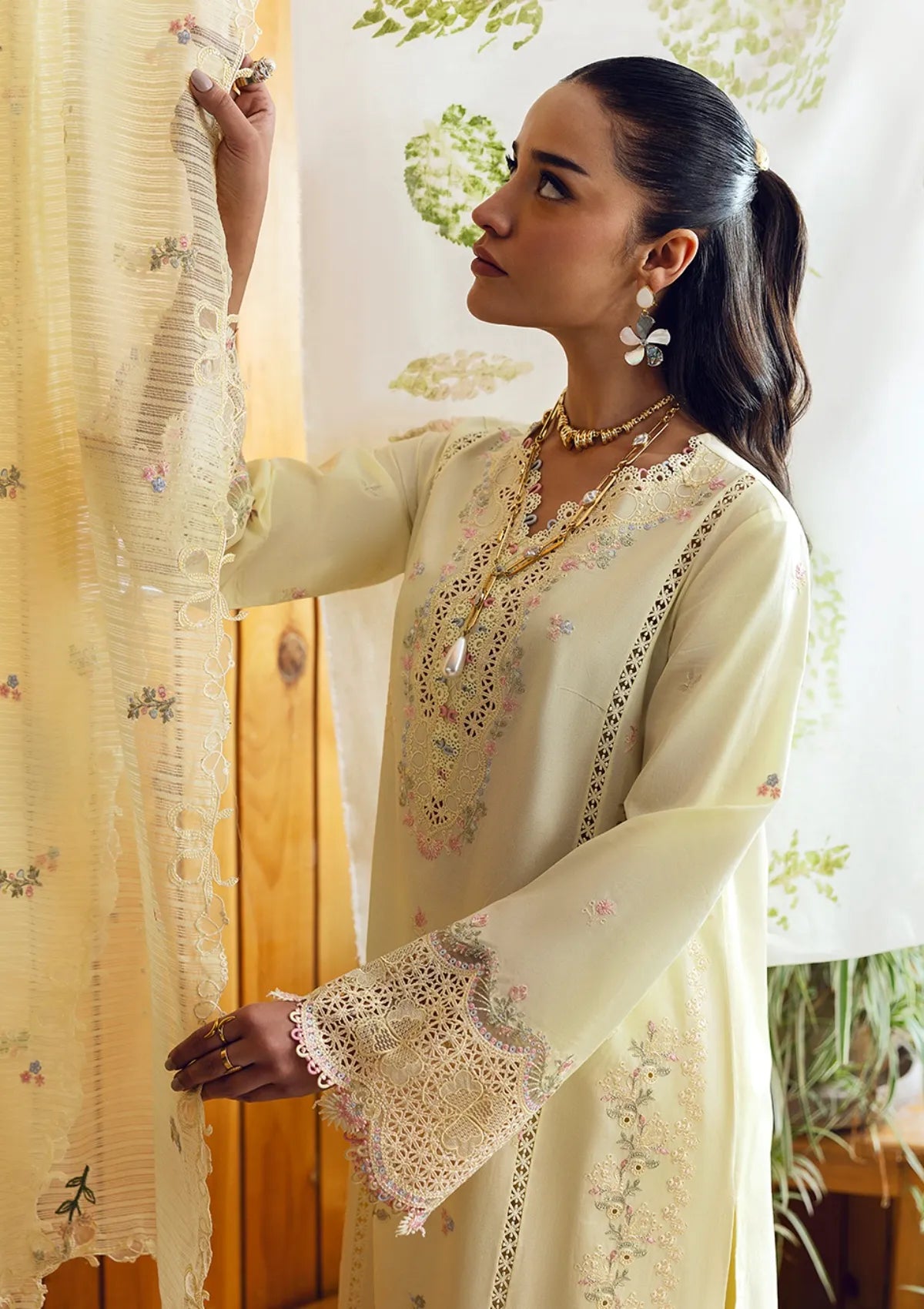 mohsin-saeed-fabrics-luxury-fashion-collection-daily-wear-wedding-and-formal-in-budget-This-product-is-from-qalamkar-qlinekari-lawn25-dc-04-keva-is-available-on-Mohsin-saeed-fabrics-website.