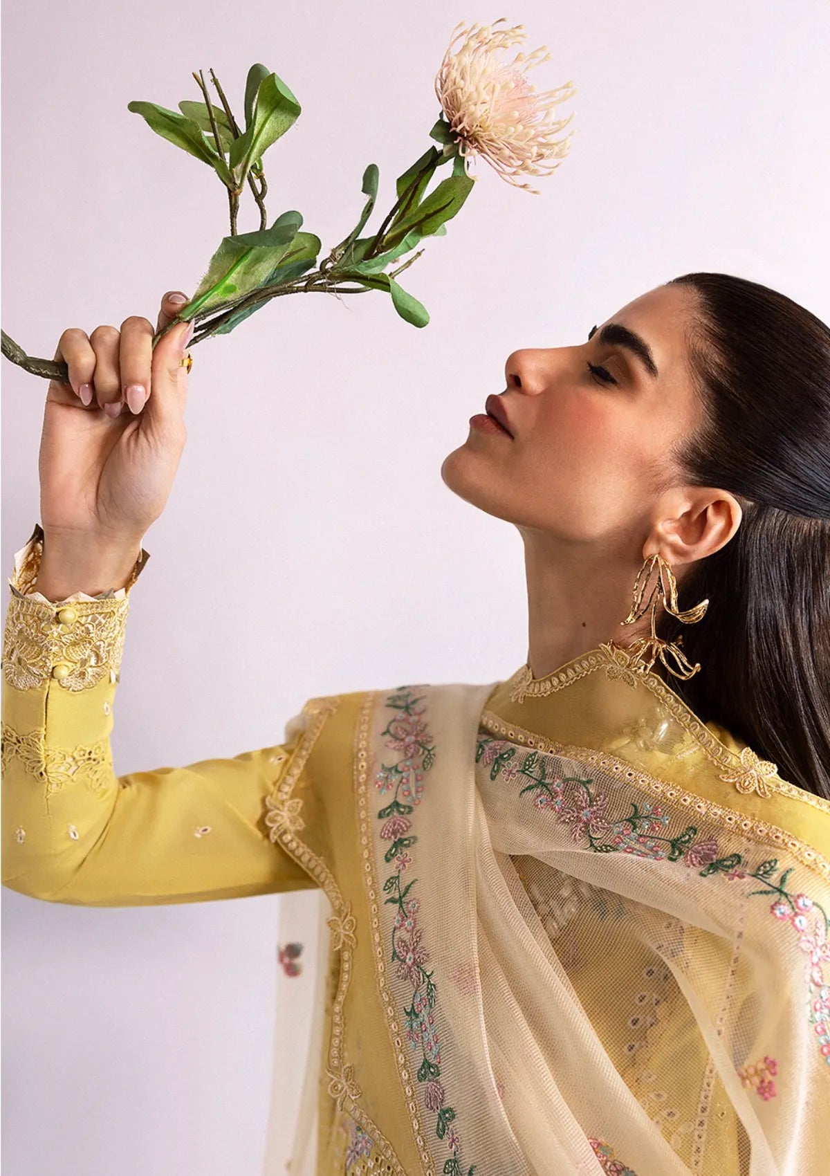 mohsin-saeed-fabrics-luxury-fashion-collection-daily-wear-wedding-and-formal-in-budget-This-product-is-from-qalamkar-qlinekari-lawn25-dc-09-enya-is-available-on-Mohsin-saeed-fabrics-website.