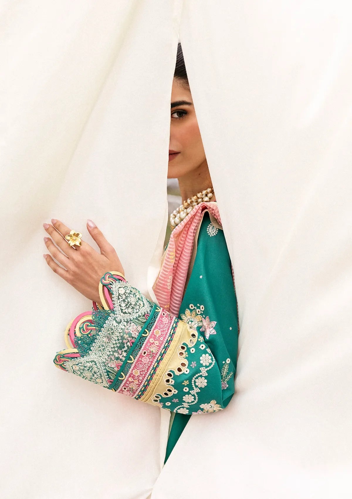 mohsin-saeed-fabrics-luxury-fashion-collection-daily-wear-wedding-and-formal-in-budget-This-product-is-from-qalamkar-qlinekari-lawn25-dc-08-elida-is-available-on-Mohsin-saeed-fabrics-website.