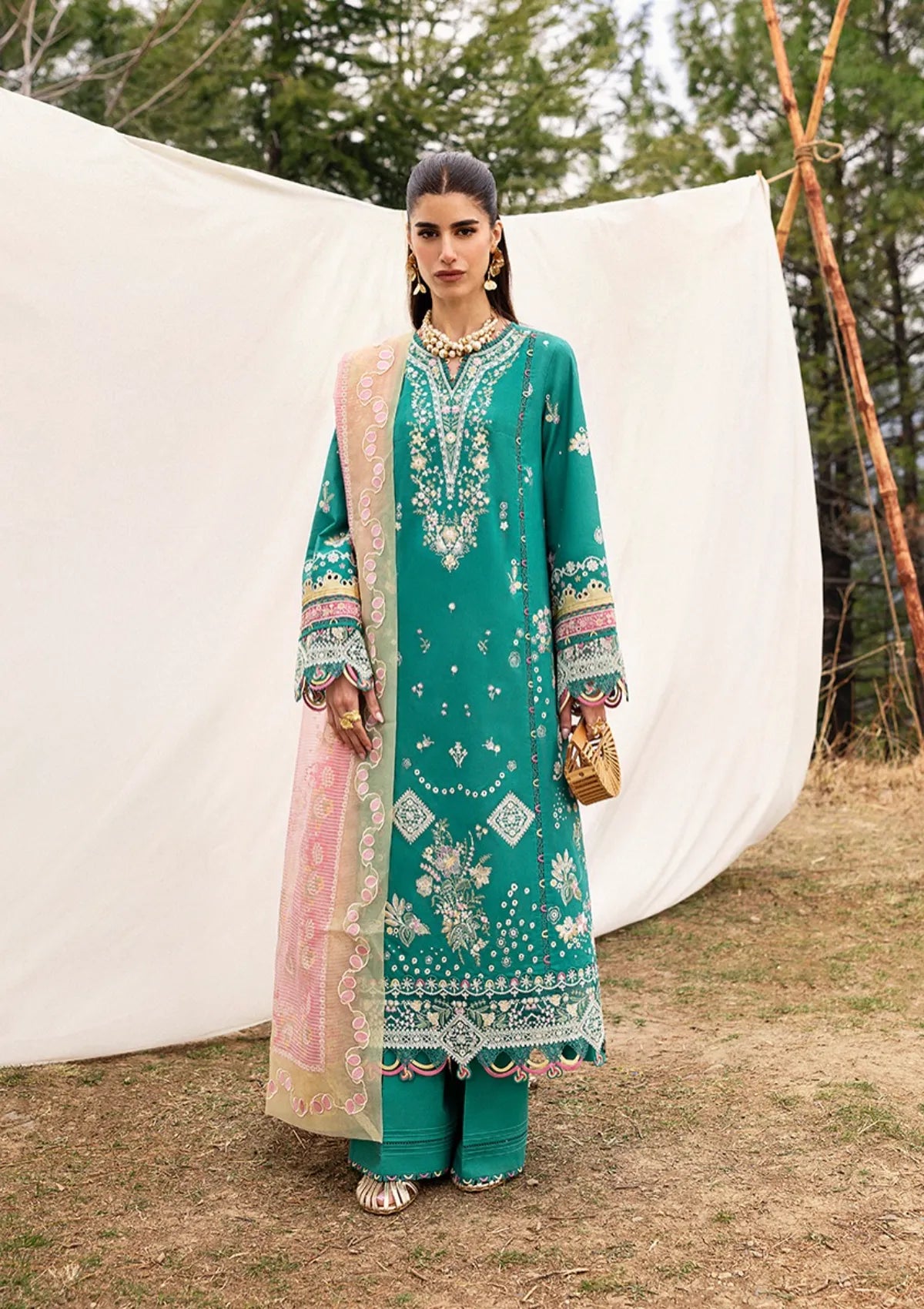 mohsin-saeed-fabrics-luxury-fashion-collection-daily-wear-wedding-and-formal-in-budget-This-product-is-from-qalamkar-qlinekari-lawn25-dc-08-elida-is-available-on-Mohsin-saeed-fabrics-website.