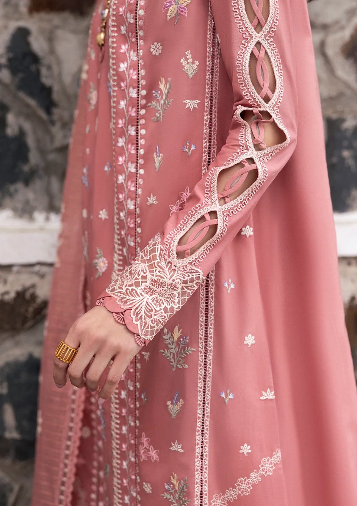 mohsin-saeed-fabrics-luxury-fashion-collection-daily-wear-wedding-and-formal-in-budget-This-product-is-from-qalamkar-qlinekari-lawn25-dc-03-moya-is-available-on-Mohsin-saeed-fabrics-website.
