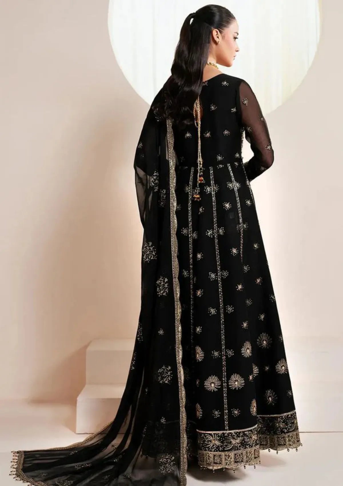 mohsin-saeed-fabrics-designer-daily-wear-formal-and-wedding-suits-within-budget-This-product-is-from-reena-by-alizeh-vol-4-organza25-af-4030-noir-is-available-on-Mohsin-saeed-fabrics-website.