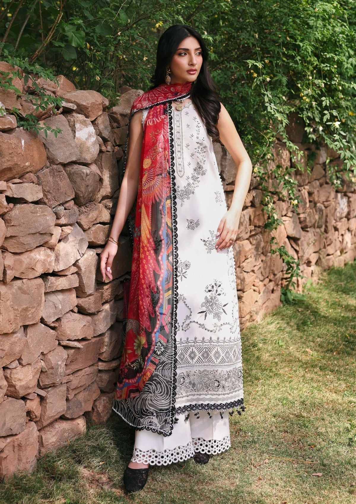 mohsin-saeed-fabrics-luxury-fashion-collection-daily-wear-wedding-and-formal-in-budget-This-product-is-from-republic-talia-summer-lawn25-d-01b-lunara-is-available-on-Mohsin-saeed-fabrics-website.