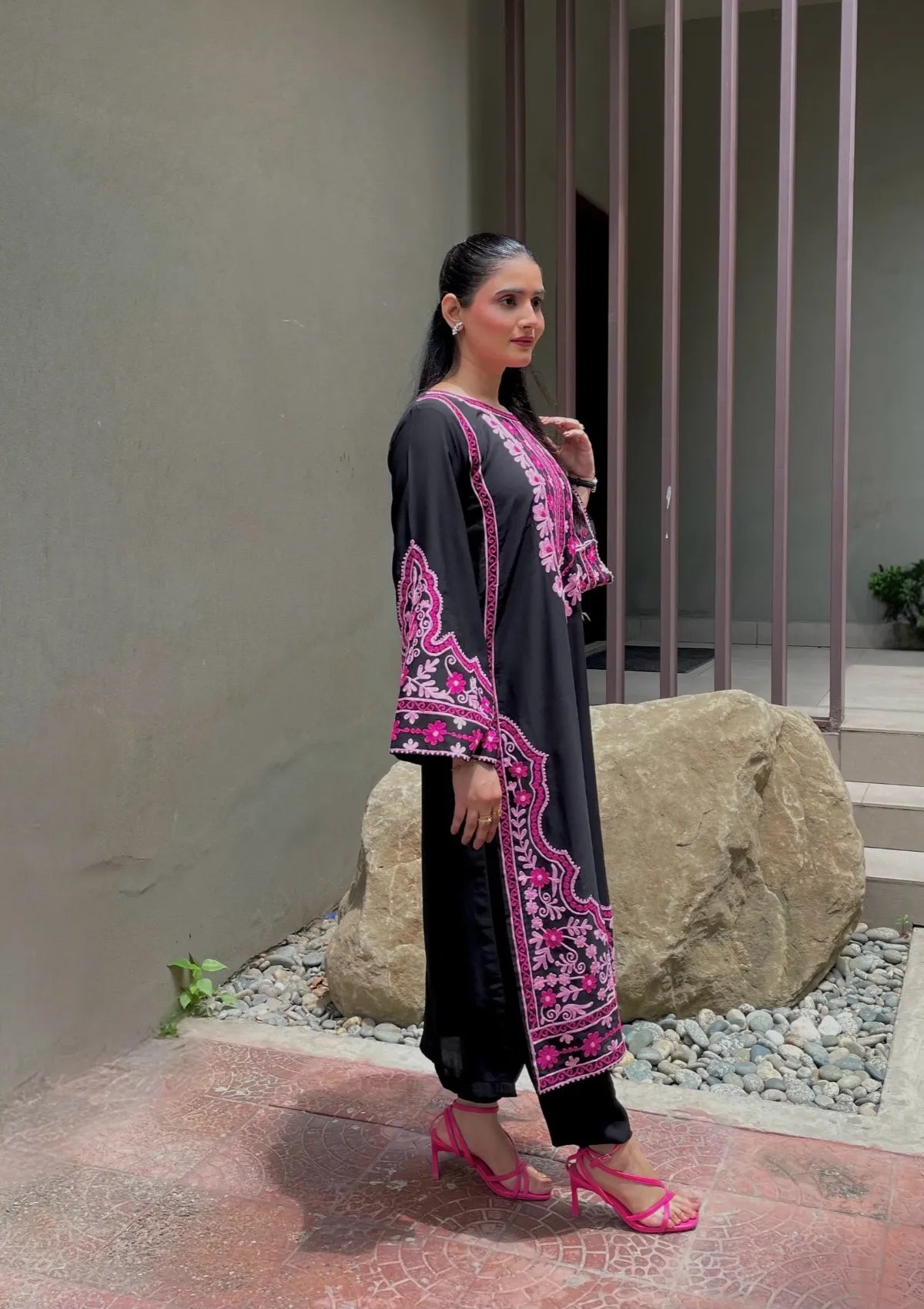 mohsin-saeed-fabrics-designer-daily-wear-formal-and-wedding-suits-within-budget-This-product-is-from-manahils-multi-embroidered-two-pc-is-available-on-Mohsin-saeed-fabrics-website.