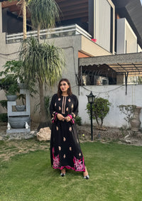 mohsin-saeed-fabrics-designer-daily-wear-formal-and-wedding-suits-within-budget-This-product-is-from-manahils-threaded-embroidery-kaftan-is-available-on-Mohsin-saeed-fabrics-website.