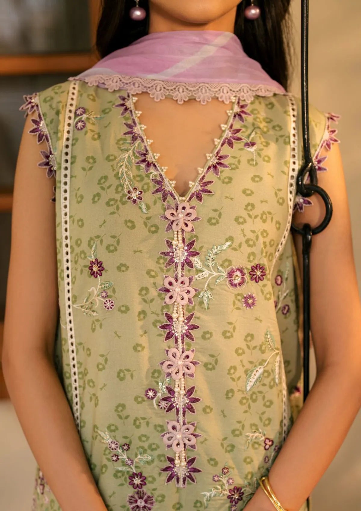 mohsin-saeed-fabrics-luxury-fashion-collection-daily-wear-wedding-and-formal-in-budget-This-product-is-from-roheenaz-aashiyana-luxury-lawn25-rnz-03b-amara-is-available-on-Mohsin-saeed-fabrics-website.