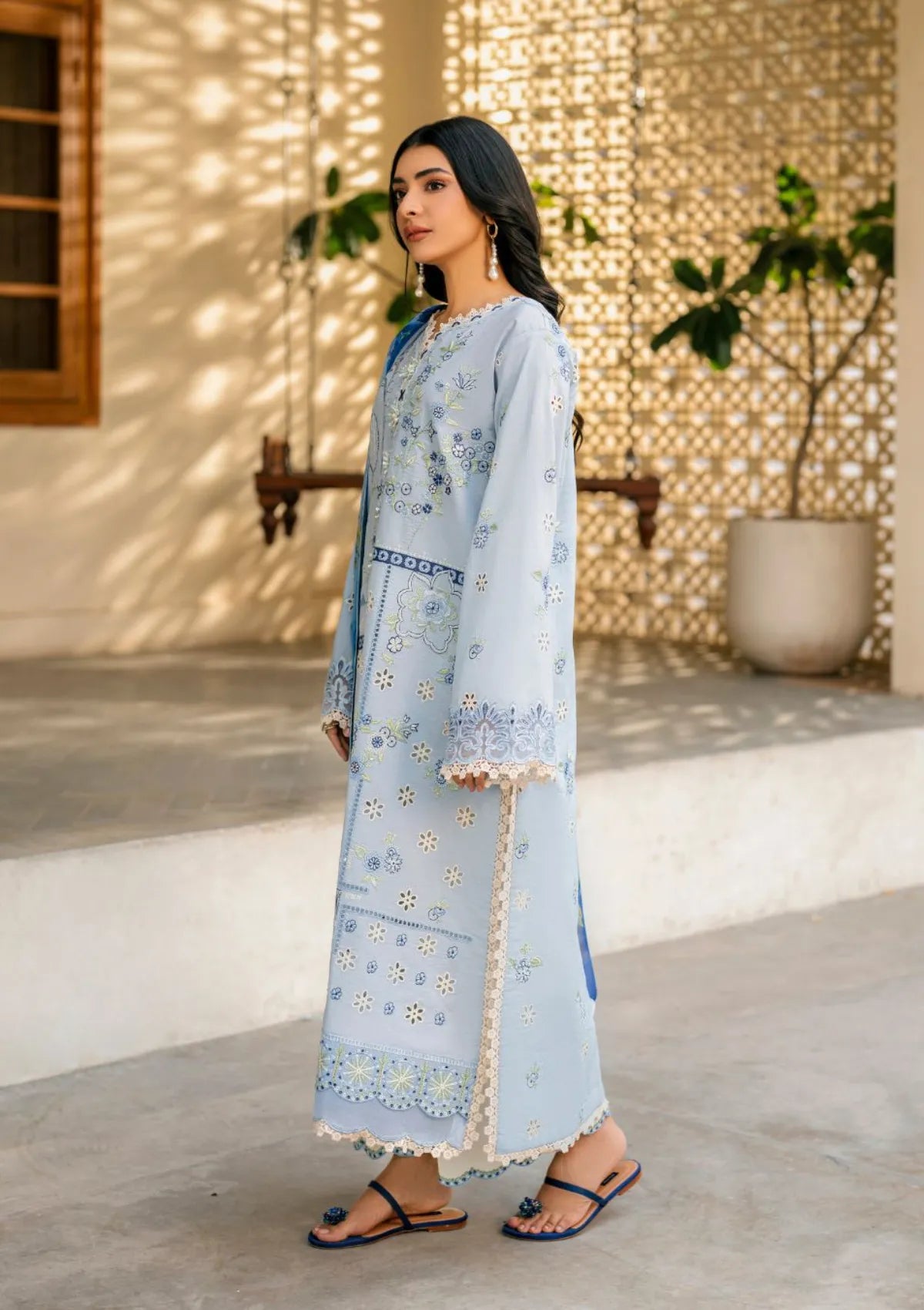mohsin-saeed-fabrics-luxury-fashion-collection-daily-wear-wedding-and-formal-in-budget-This-product-is-from-roheenaz-aashiyana-luxury-lawn25-rnz-07b-mahnoor-is-available-on-Mohsin-saeed-fabrics-website.