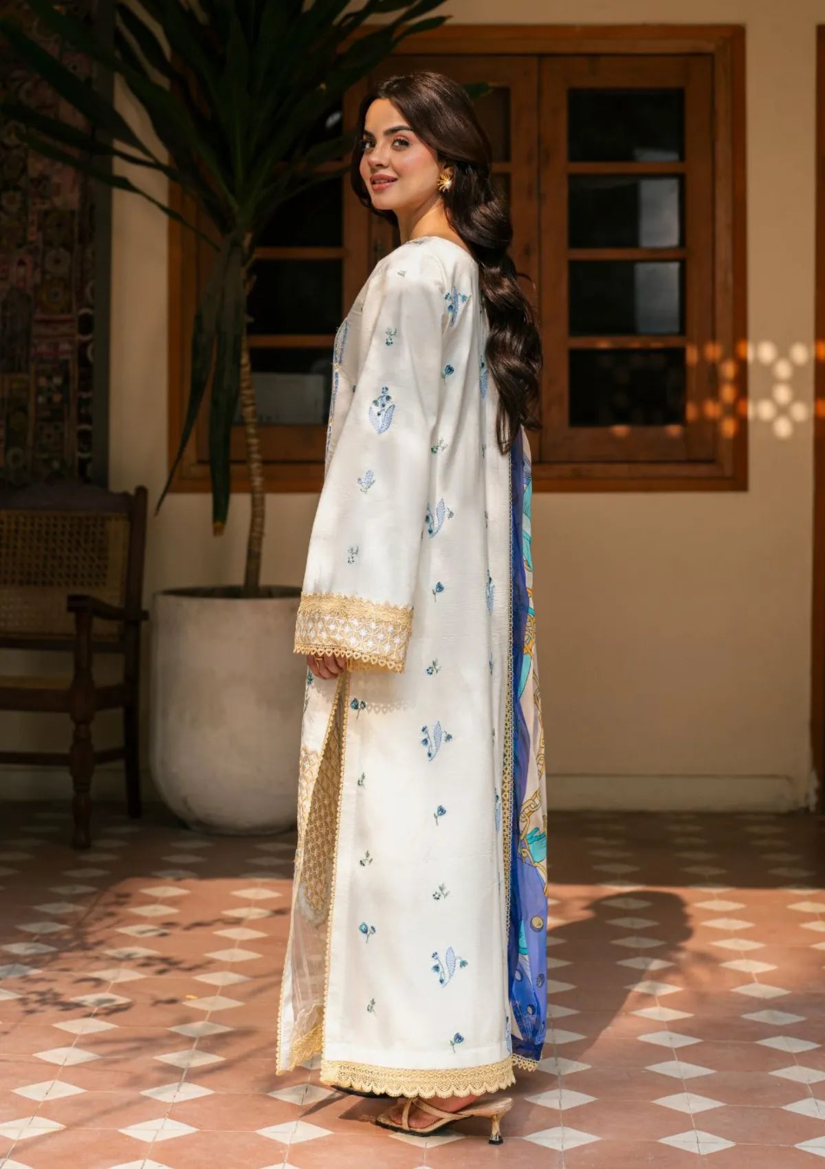 mohsin-saeed-fabrics-luxury-fashion-collection-daily-wear-wedding-and-formal-in-budget-This-product-is-from-roheenaz-aashiyana-luxury-lawn25-rnz-01a-zoya-is-available-on-Mohsin-saeed-fabrics-website.