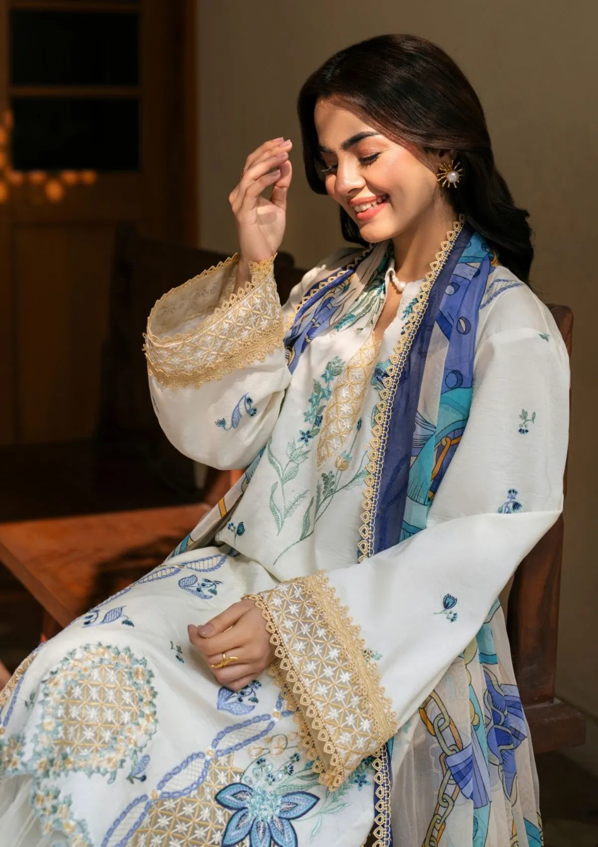mohsin-saeed-fabrics-luxury-fashion-collection-daily-wear-wedding-and-formal-in-budget-This-product-is-from-roheenaz-aashiyana-luxury-lawn25-rnz-01a-zoya-is-available-on-Mohsin-saeed-fabrics-website.