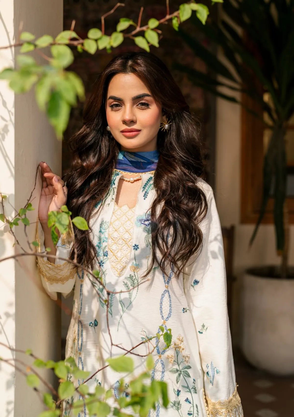 mohsin-saeed-fabrics-luxury-fashion-collection-daily-wear-wedding-and-formal-in-budget-This-product-is-from-roheenaz-aashiyana-luxury-lawn25-rnz-01a-zoya-is-available-on-Mohsin-saeed-fabrics-website.