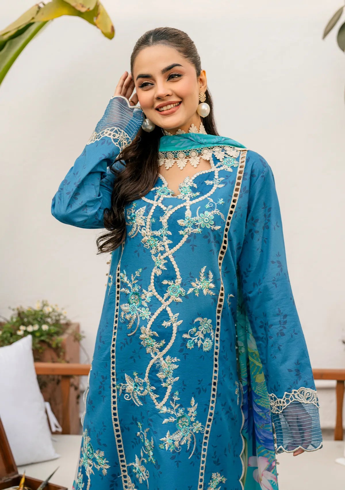 mohsin-saeed-fabrics-luxury-fashion-collection-daily-wear-wedding-and-formal-in-budget-This-product-is-from-roheenaz-aashiyana-luxury-lawn25-rnz-04b-akifa-is-available-on-Mohsin-saeed-fabrics-website.