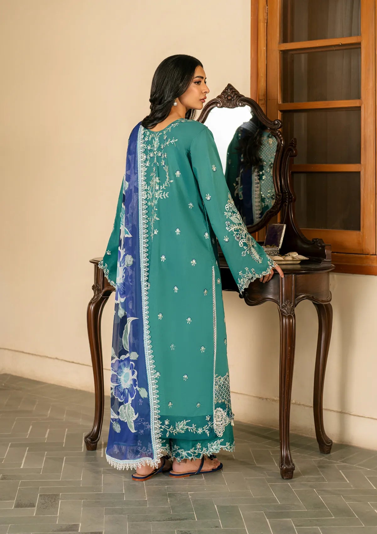 mohsin-saeed-fabrics-luxury-fashion-collection-daily-wear-wedding-and-formal-in-budget-This-product-is-from-roheenaz-aashiyana-luxury-lawn25-rnz-02a-abeer-is-available-on-Mohsin-saeed-fabrics-website.