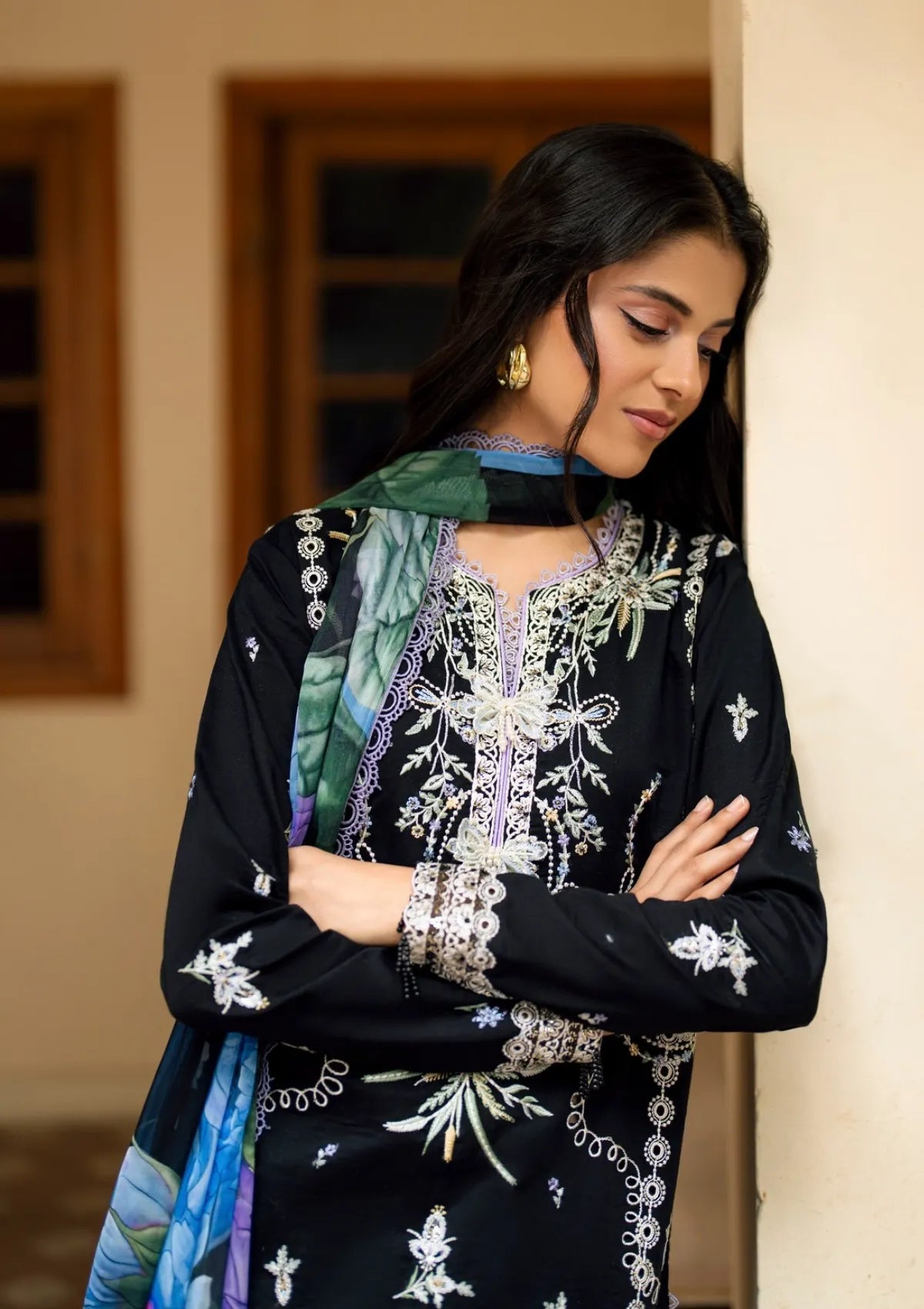 mohsin-saeed-fabrics-luxury-fashion-collection-daily-wear-wedding-and-formal-in-budget-This-product-is-from-roheenaz-aashiyana-luxury-lawn25-rnz-06b-hania-is-available-on-Mohsin-saeed-fabrics-website.
