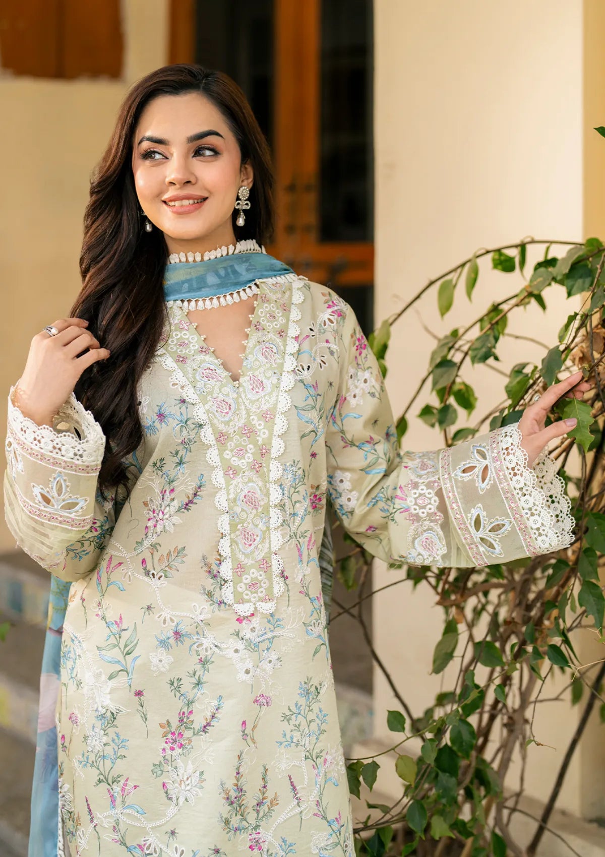 mohsin-saeed-fabrics-luxury-fashion-collection-daily-wear-wedding-and-formal-in-budget-This-product-is-from-roheenaz-aashiyana-luxury-lawn25-rnz-05b-maha-is-available-on-Mohsin-saeed-fabrics-website.