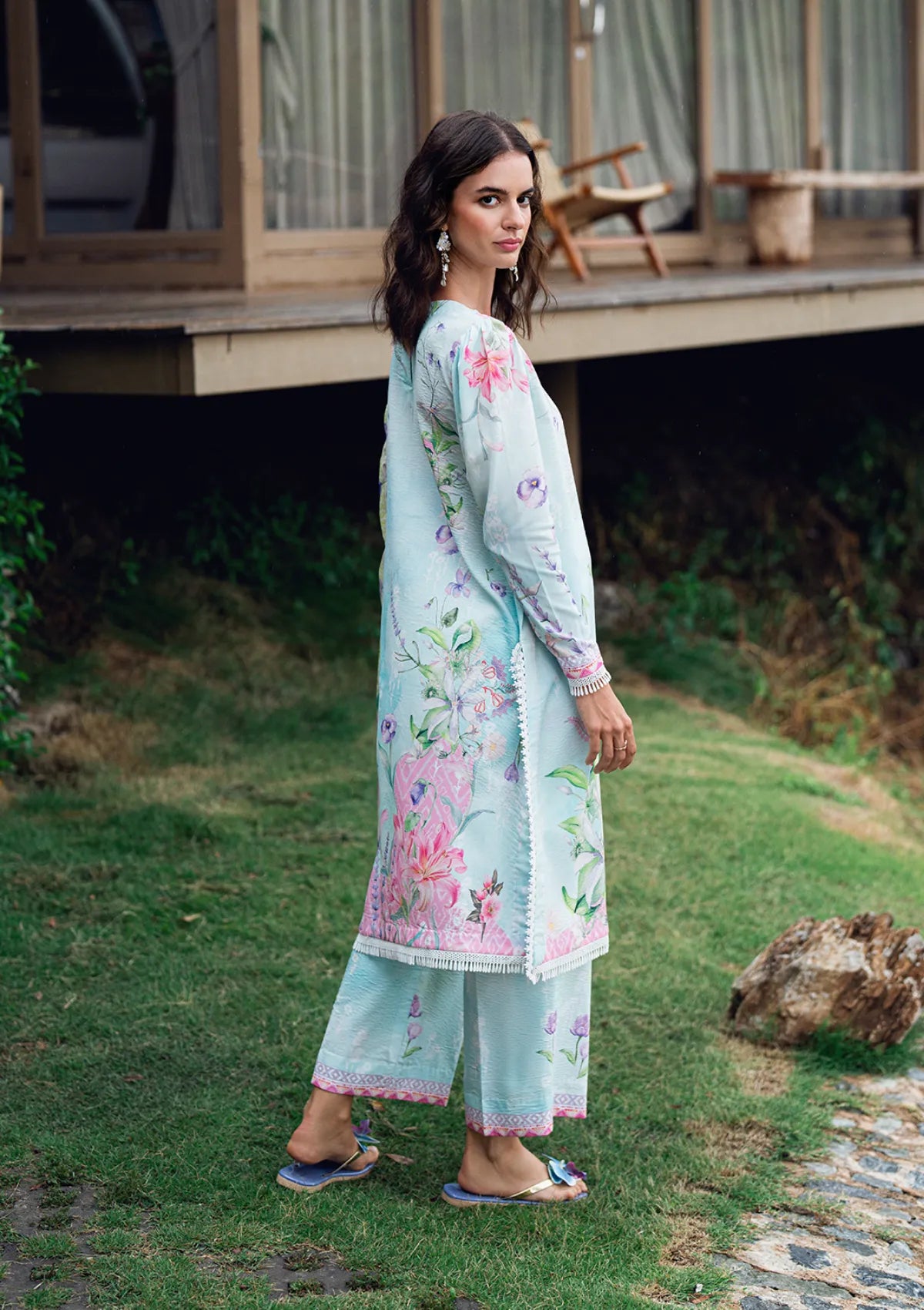 mohsin-saeed-fabrics-affordable-luxury-outfits-for-daily-formal-and-wedding-wear-This-product-is-from-roheenaz-garden-veil-printed-lawn25-d-03a-iwilight-fizz-is-available-on-Mohsin-saeed-fabrics-website.