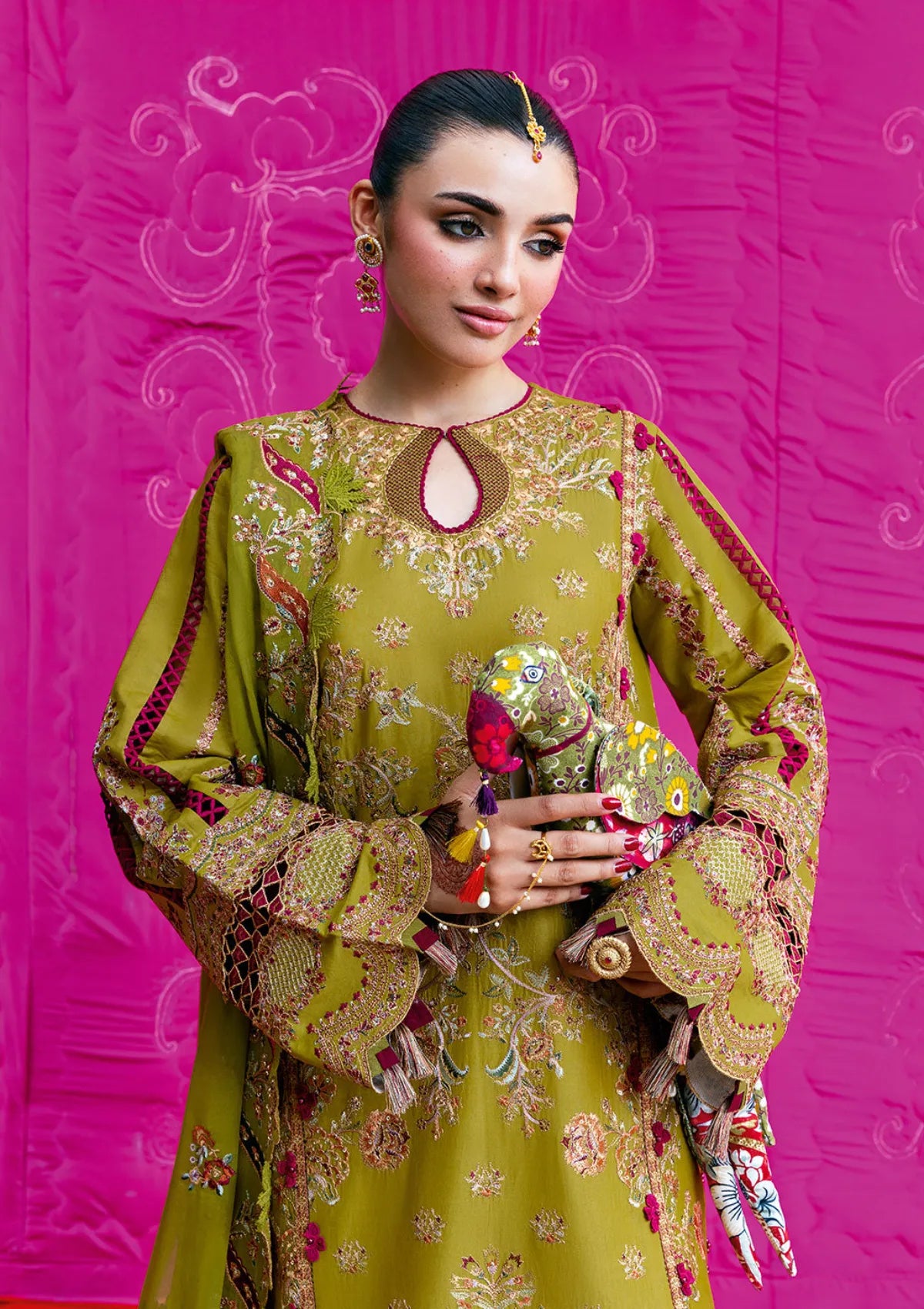 Shagna Dilras Luxury Lawn'26 SL-07 ROSHANI