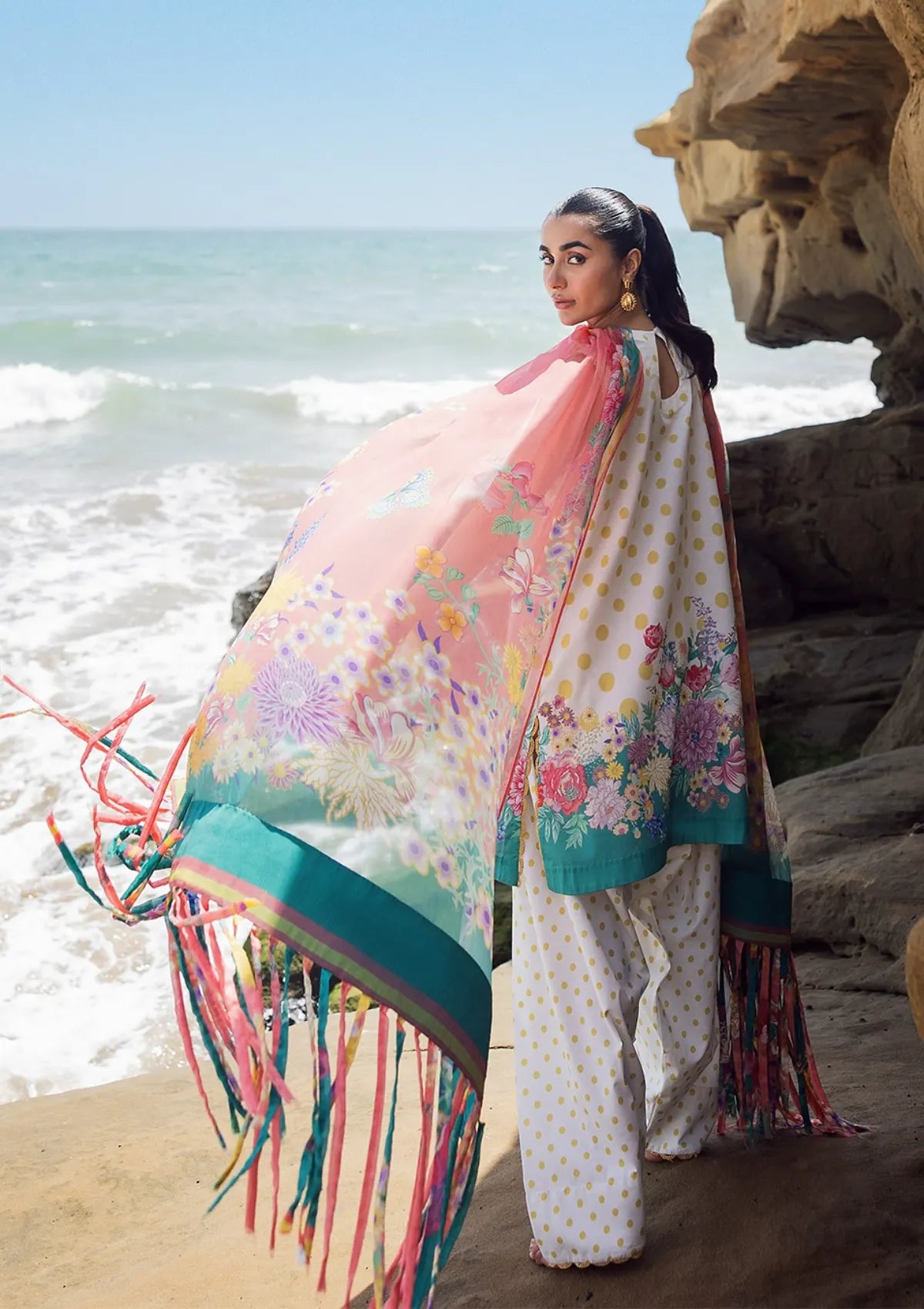 mohsin-saeed-fabrics-luxury-fashion-collection-daily-wear-wedding-and-formal-in-budget-This-product-is-from-siraa-by-sfk-everyday-lawn25-d-02-is-available-on-Mohsin-saeed-fabrics-website.