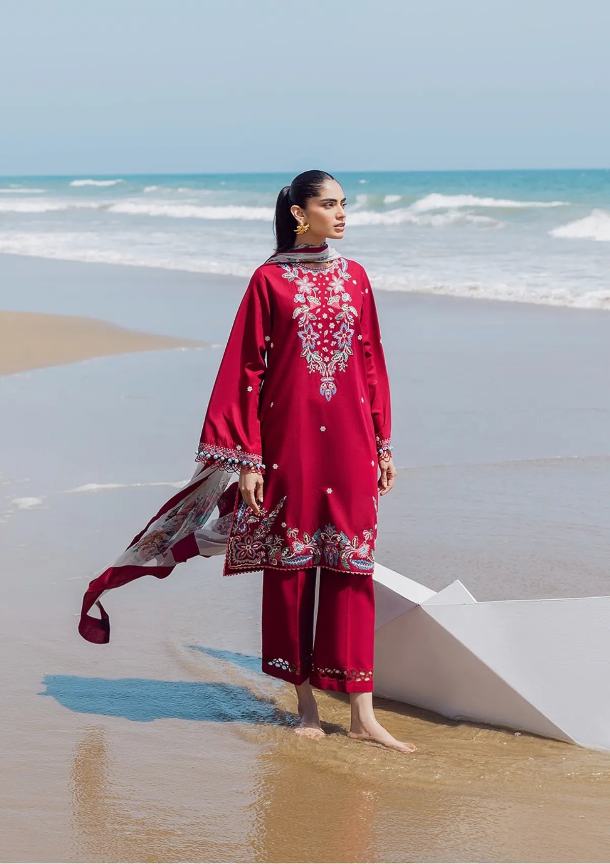 mohsin-saeed-fabrics-luxury-fashion-collection-daily-wear-wedding-and-formal-in-budget-This-product-is-from-siraa-by-sfk-everyday-lawn25-d-03-is-available-on-Mohsin-saeed-fabrics-website.