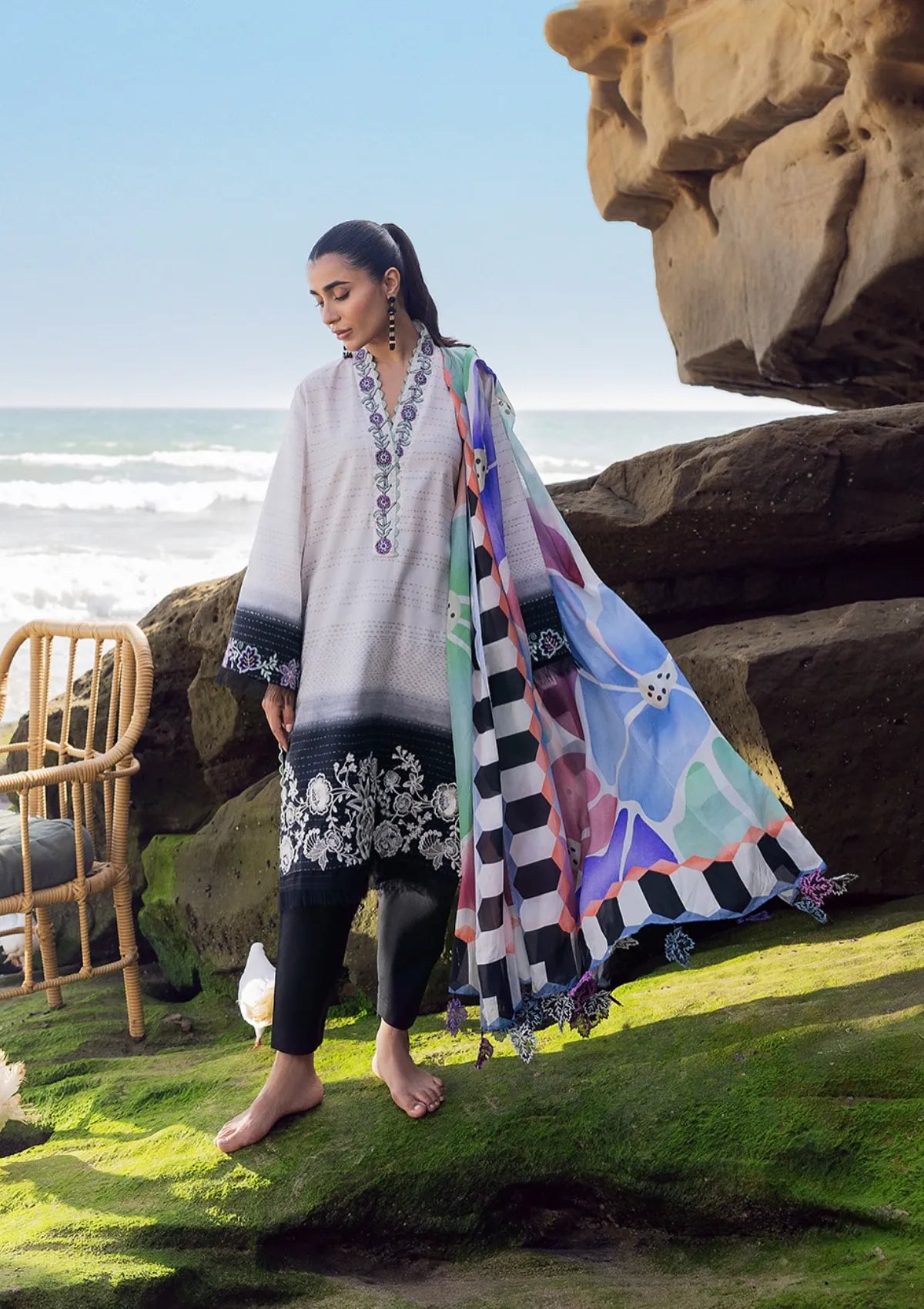 mohsin-saeed-fabrics-luxury-fashion-collection-daily-wear-wedding-and-formal-in-budget-This-product-is-from-siraa-by-sfk-everyday-lawn25-d-04-is-available-on-Mohsin-saeed-fabrics-website.