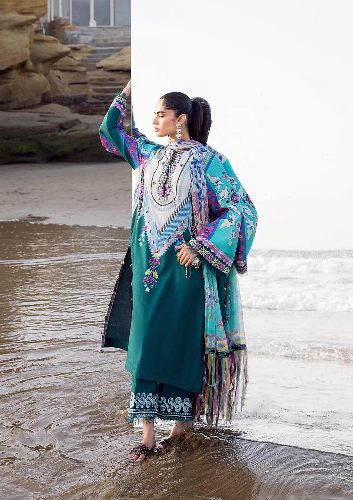 mohsin-saeed-fabrics-luxury-fashion-collection-daily-wear-wedding-and-formal-in-budget-This-product-is-from-siraa-by-sfk-everyday-lawn25-d-06-is-available-on-Mohsin-saeed-fabrics-website.