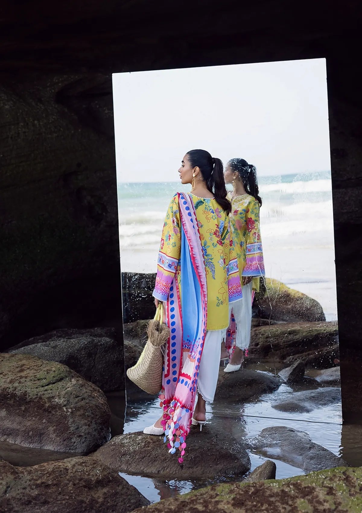 mohsin-saeed-fabrics-luxury-fashion-collection-daily-wear-wedding-and-formal-in-budget-This-product-is-from-siraa-by-sfk-everyday-lawn25-d-07-is-available-on-Mohsin-saeed-fabrics-website.