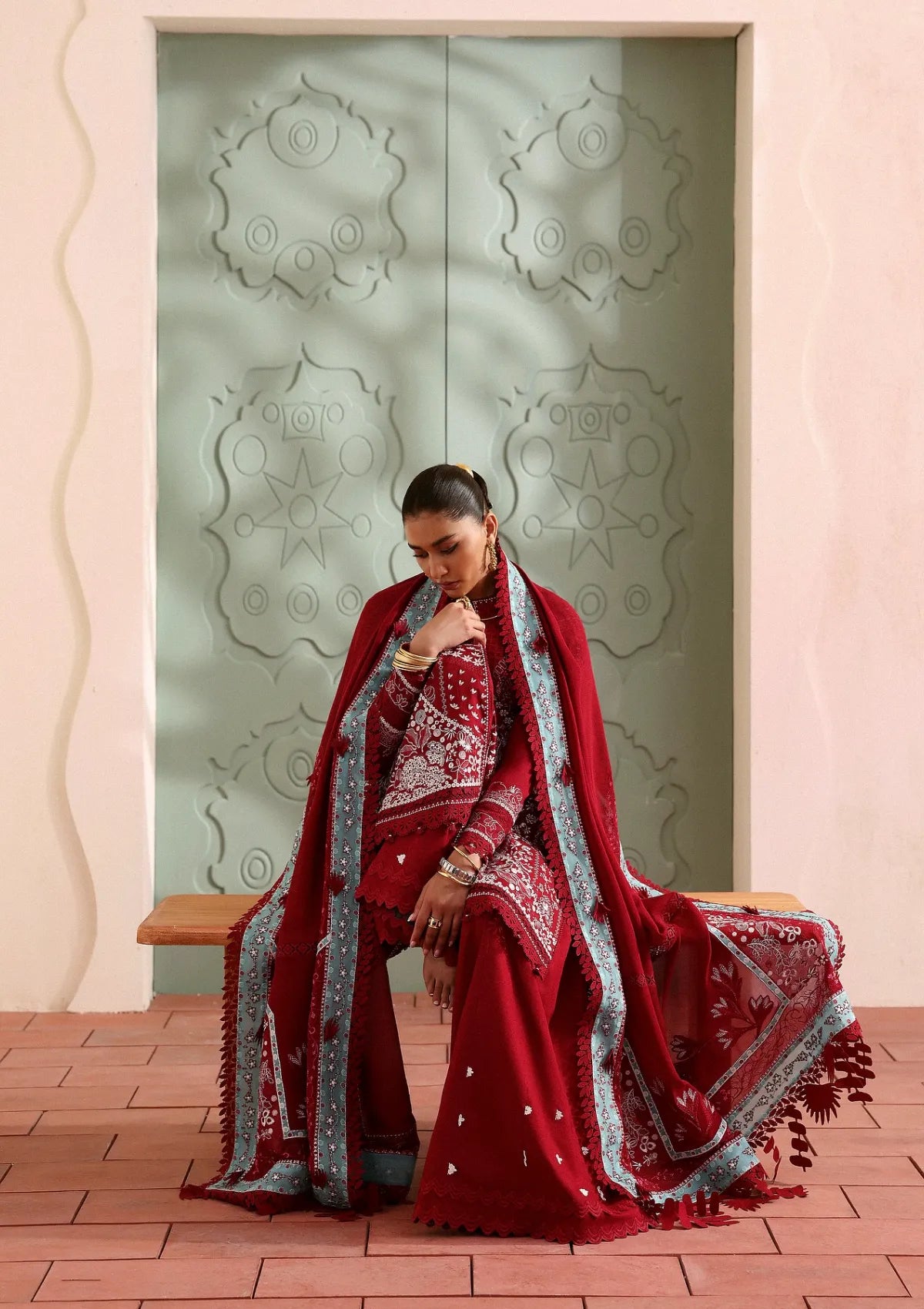 mohsin-saeed-fabrics-is-selling-online-and-in stores-Luxury-daily-wear-wedding-wear-formal-wear-in-budgeted-price-This-product-is-from-suffuse-eid-lawn25-ineesa-is-available-on-Mohsin-saeed-fabrics-website.