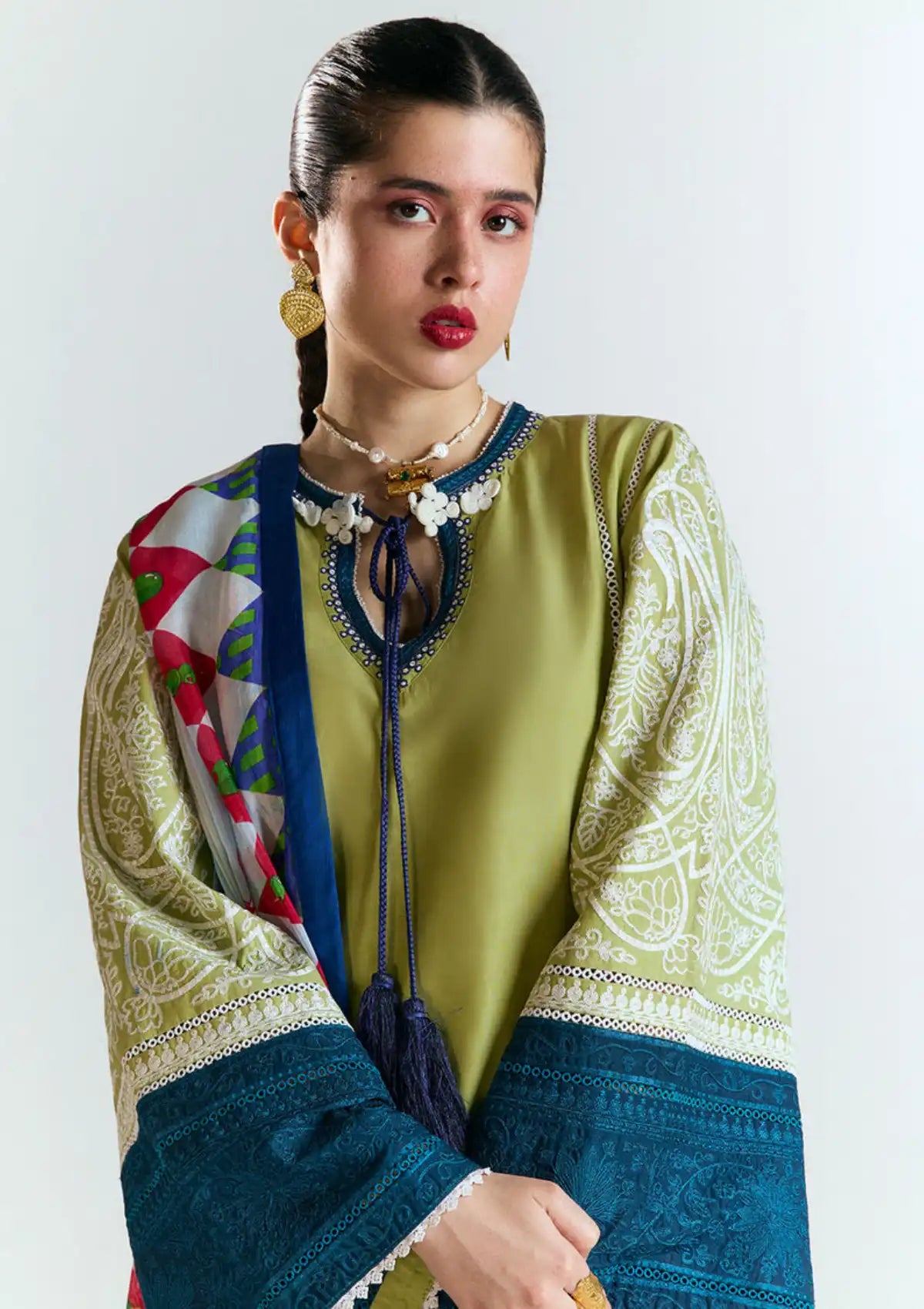 mohsin-saeed-fabrics-designer-daily-wear-formal-and-wedding-suits-within-budget-This-product-is-from-jugnu-by-hussain-rehar-summer-lawn25-d-06-bia-is-available-on-Mohsin-saeed-fabrics-website.