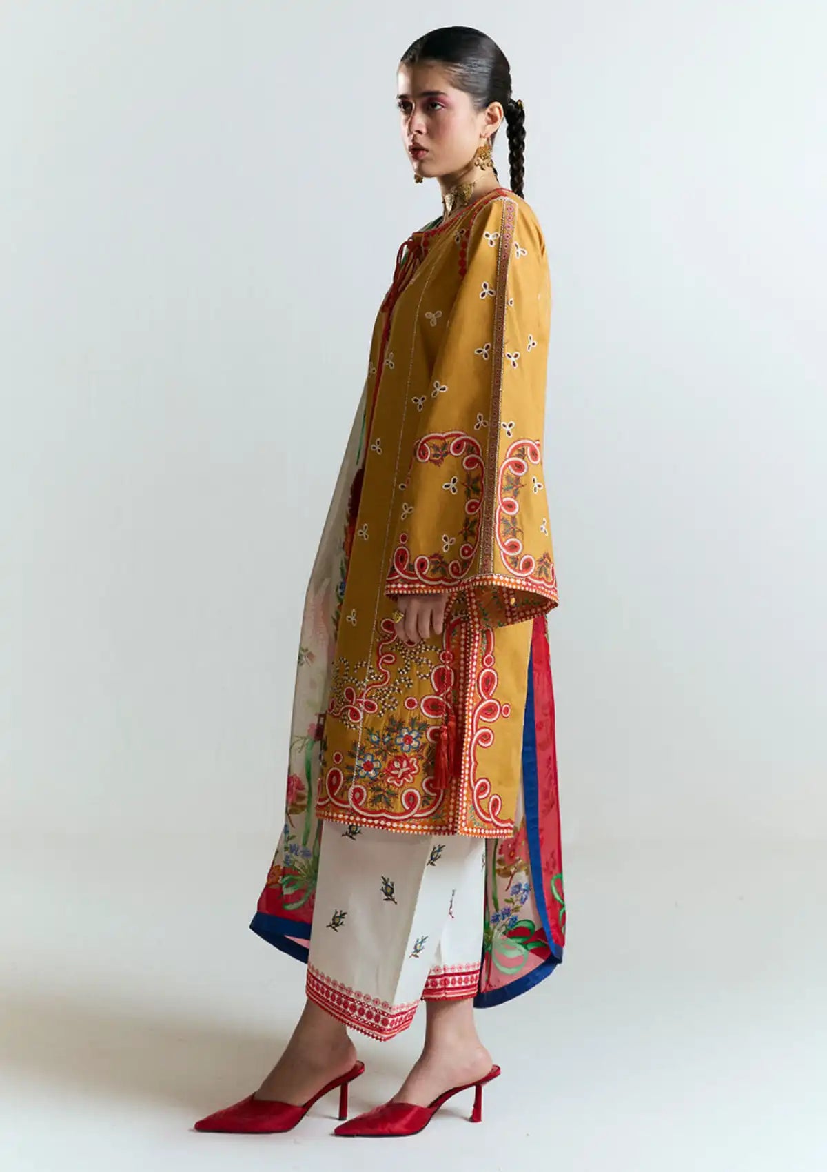 mohsin-saeed-fabrics-designer-daily-wear-formal-and-wedding-suits-within-budget-This-product-is-from-jugnu-by-hussain-rehar-summer-lawn25-d-04-tanim-is-available-on-Mohsin-saeed-fabrics-website.