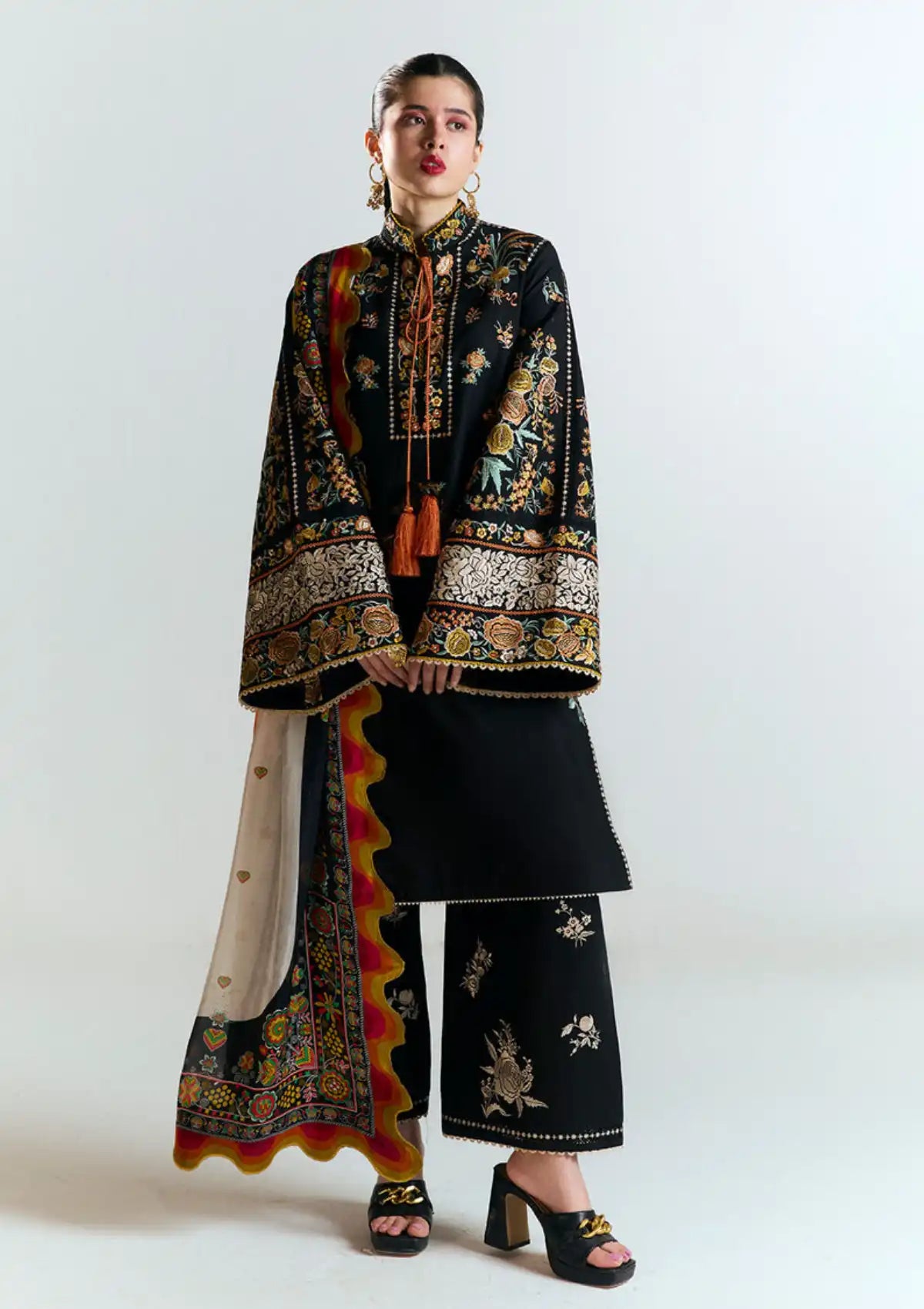 mohsin-saeed-fabrics-designer-daily-wear-formal-and-wedding-suits-within-budget-This-product-is-from-jugnu-by-hussain-rehar-summer-lawn25-d-01-gulbar-is-available-on-Mohsin-saeed-fabrics-website.