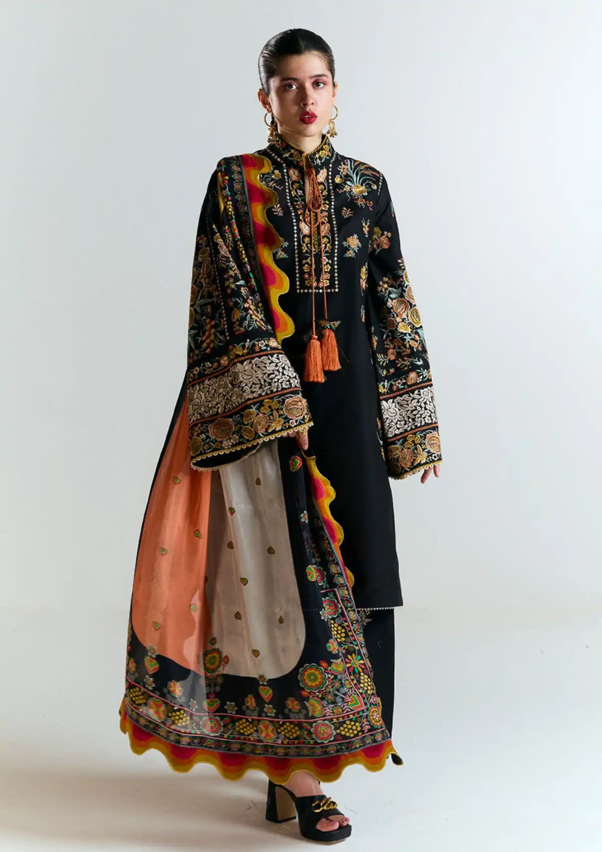 mohsin-saeed-fabrics-designer-daily-wear-formal-and-wedding-suits-within-budget-This-product-is-from-jugnu-by-hussain-rehar-summer-lawn25-d-01-gulbar-is-available-on-Mohsin-saeed-fabrics-website.