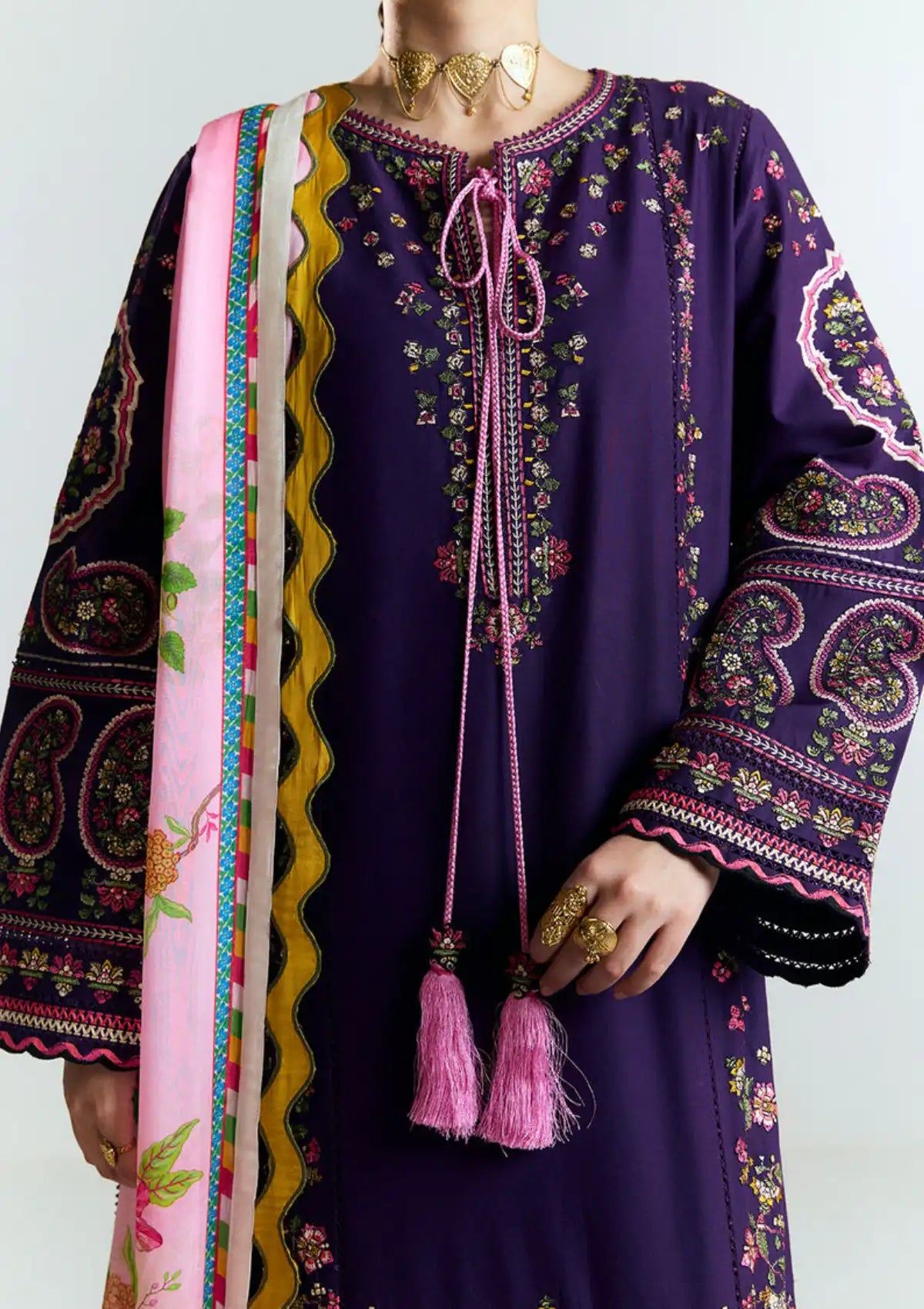 mohsin-saeed-fabrics-designer-daily-wear-formal-and-wedding-suits-within-budget-This-product-is-from-jugnu-by-hussain-rehar-summer-lawn25-d-05-sagar-is-available-on-Mohsin-saeed-fabrics-website.