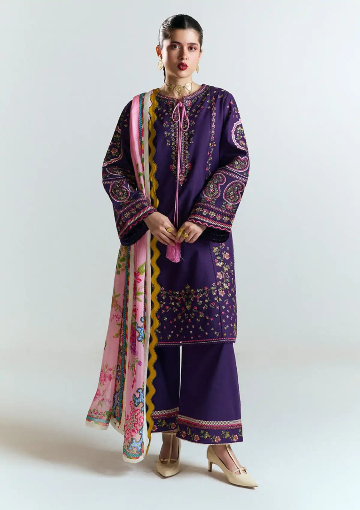 mohsin-saeed-fabrics-designer-daily-wear-formal-and-wedding-suits-within-budget-This-product-is-from-jugnu-by-hussain-rehar-summer-lawn25-d-05-sagar-is-available-on-Mohsin-saeed-fabrics-website.