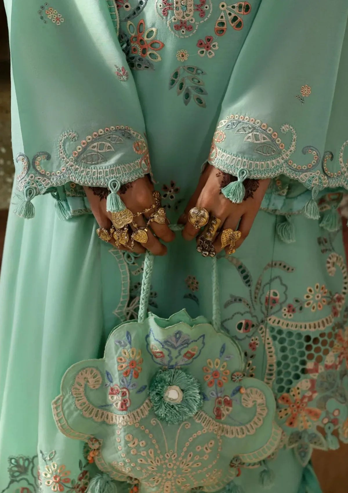 mohsin-saeed-fabrics-affordable-luxury-outfits-for-daily-formal-and-wedding-wear-This-product-is-from-zaha-festive-lawn25-d-09-is-available-on-Mohsin-saeed-fabrics-website.