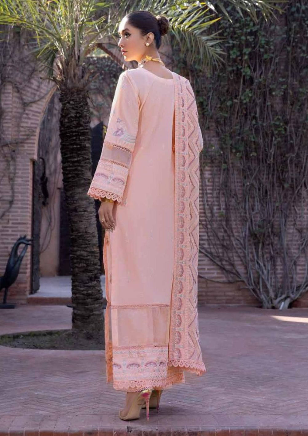 Wania Tabeer Emb Lawn V-01'23 WL-168 - Mohsin Saeed Fabrics