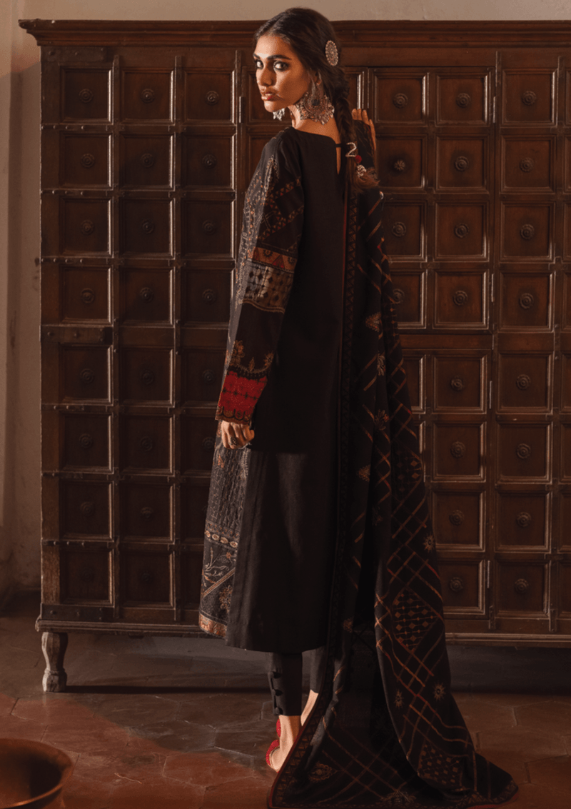 buy Iznik Riwayat Luxury Winter'22 RC-06 VASL at Mohsin Saeed Fabrics