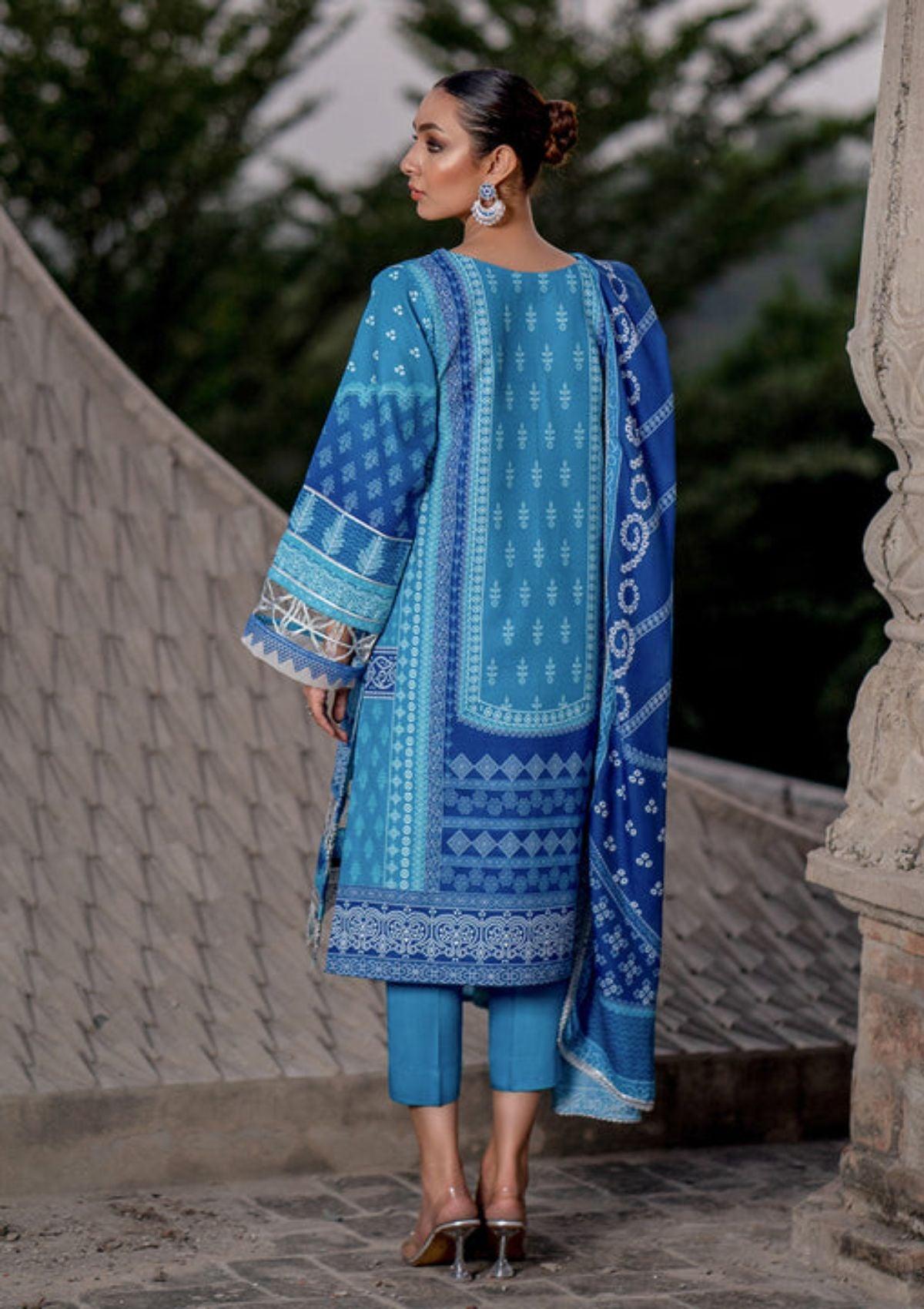 Mohsin-Saeed-Fabrics-is-selling-all-trendy-and-beautiful-dresses