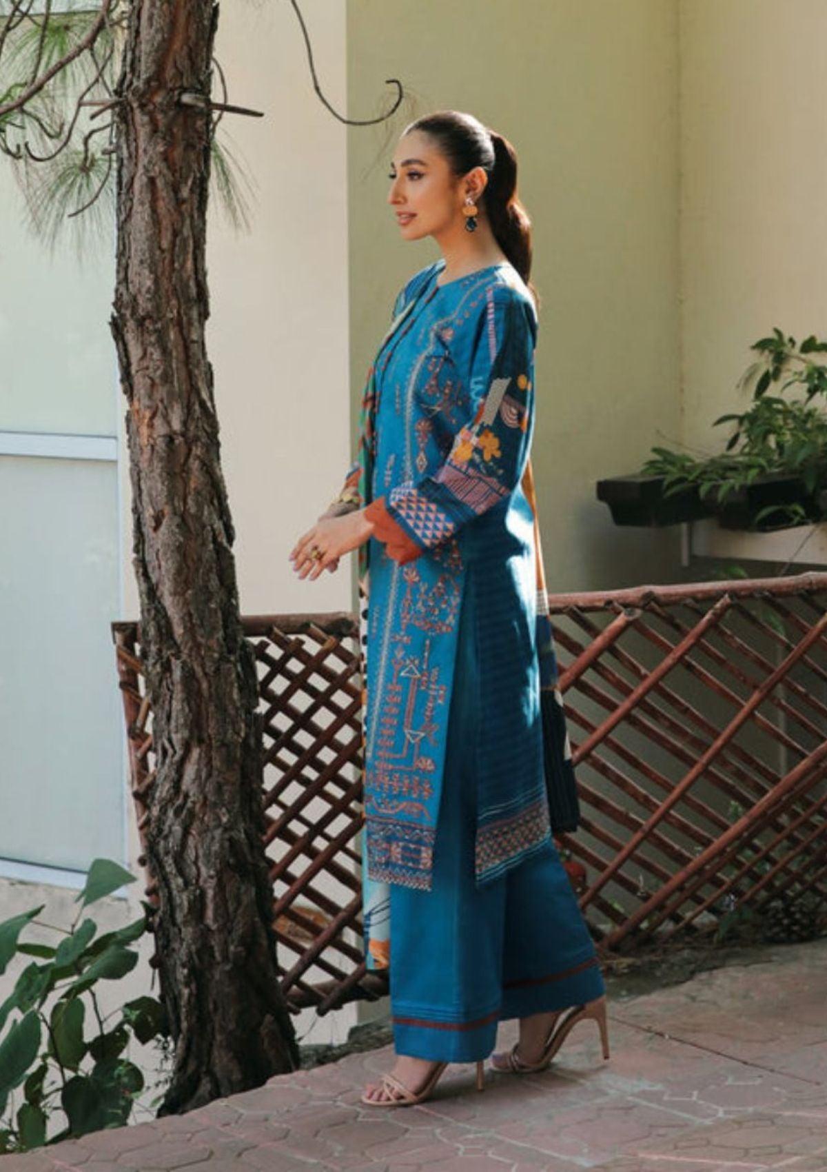 Florent Dastoor Luxury Marina Twill'22 FLP-07 is available at Mohsin Saeed Fabrics online shop All the top women brands in pakistan such as Freesia, Maria b, Zara Shahjahan, Asim Jofa, Zaha, Elan, Crimson, Sobia Nazir, Maryam n Maria, Hussain Rehar, Marjjan, Anaya by Kiran Chaudhary, johra, Shaista, farah talib aziz and Gul Ahmed. 
