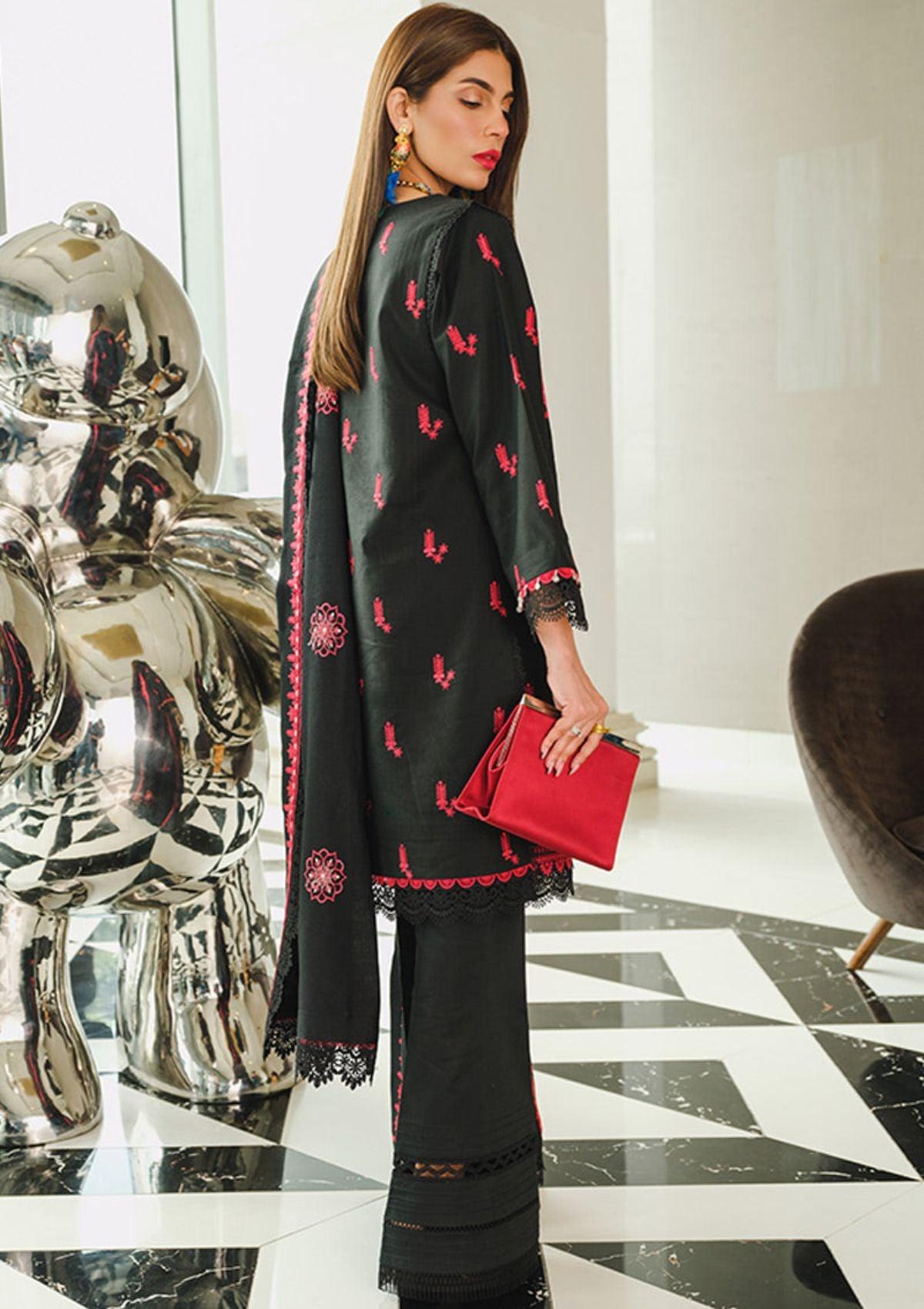 Mohsin-Saeed-Fabrics-is-selling-all-trendy-and-beautiful-dresses