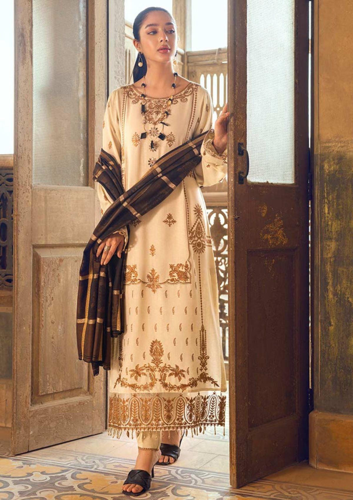 RajBari Winter Shawl Edit '22 D-6B is available at Mohsin Saeed Fabrics. ✓ shop all the top women clothing brands in pakistan ✓ Best Price and Offers ✓ Free Shipping ✓ Cash on Delivery ✓ formal & Wedding Collections 