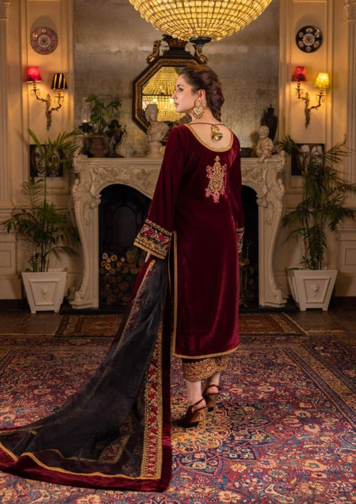 Zainab Chottani formals & Wedding Collections available at mohsin saeed Fabrics online store. 