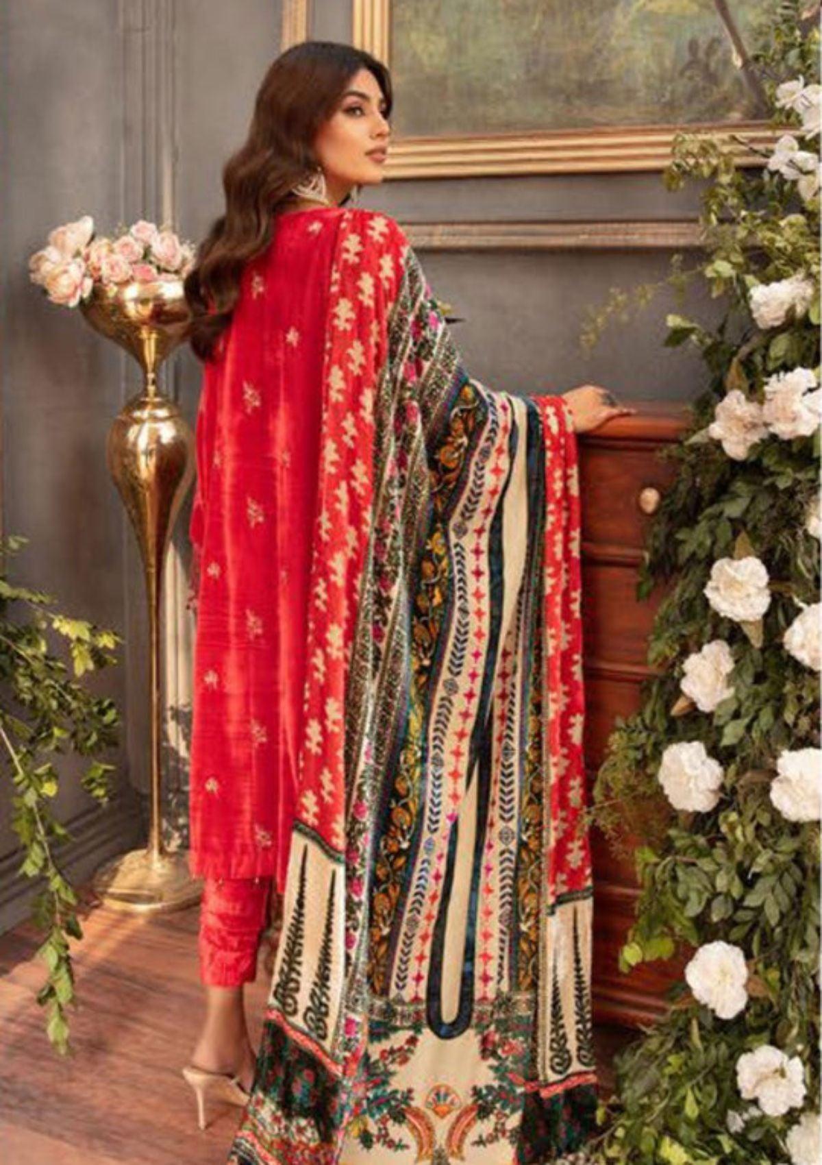 Mohsin-Saeed-Fabrics-is-selling-all-trendy-and-beautiful-dresses