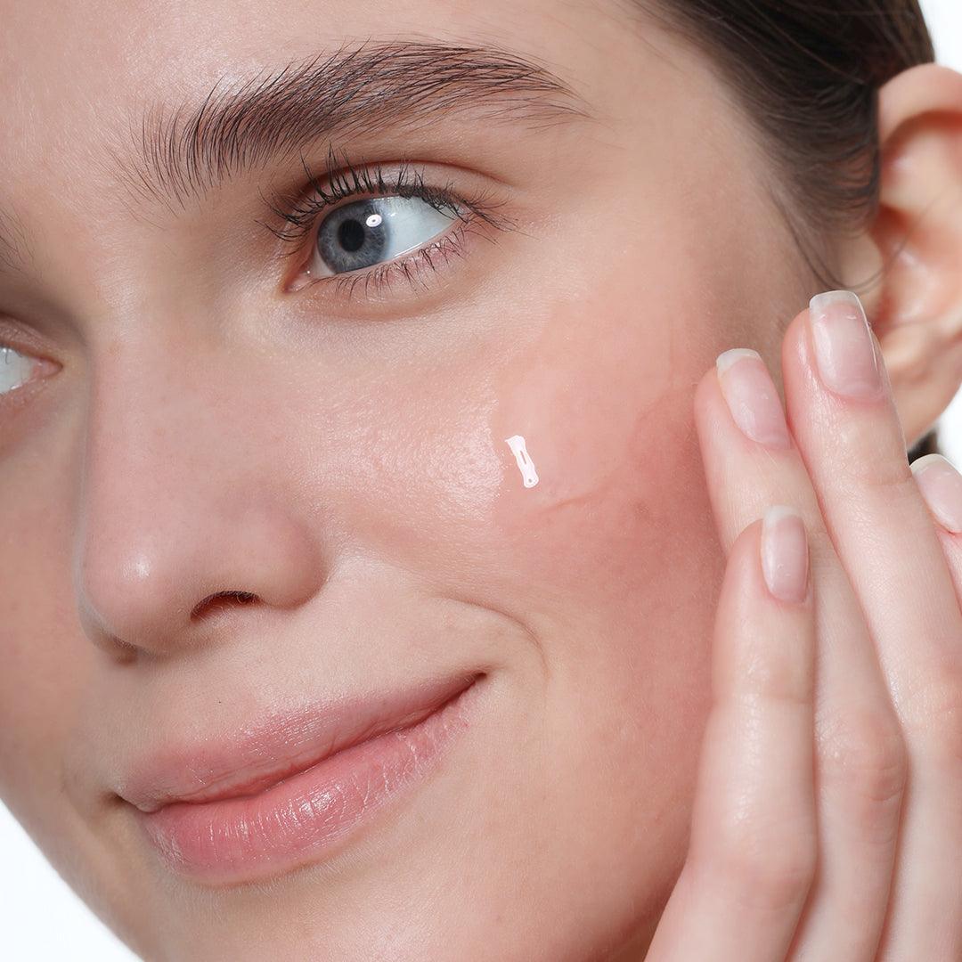 Hydrating AQUA-GEL (Leaves complexion dewy, luminous and refreshed) - Mohsin Saeed Fabrics