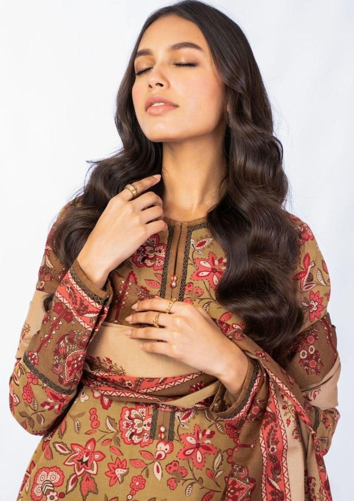 Al Karam Winter'22 Vol-01 FW-22.1 (Beige) is available at Mohsin Saeed Fabrics online shop All the top women brands in pakistan such as Freesia, Maria b, Zara Shahjahan, Asim Jofa, Zaha, Elan, Crimson, Sobia Nazir, Maryam n Maria, Hussain Rehar, Marjjan, Anaya by Kiran Chaudhary, johra, 